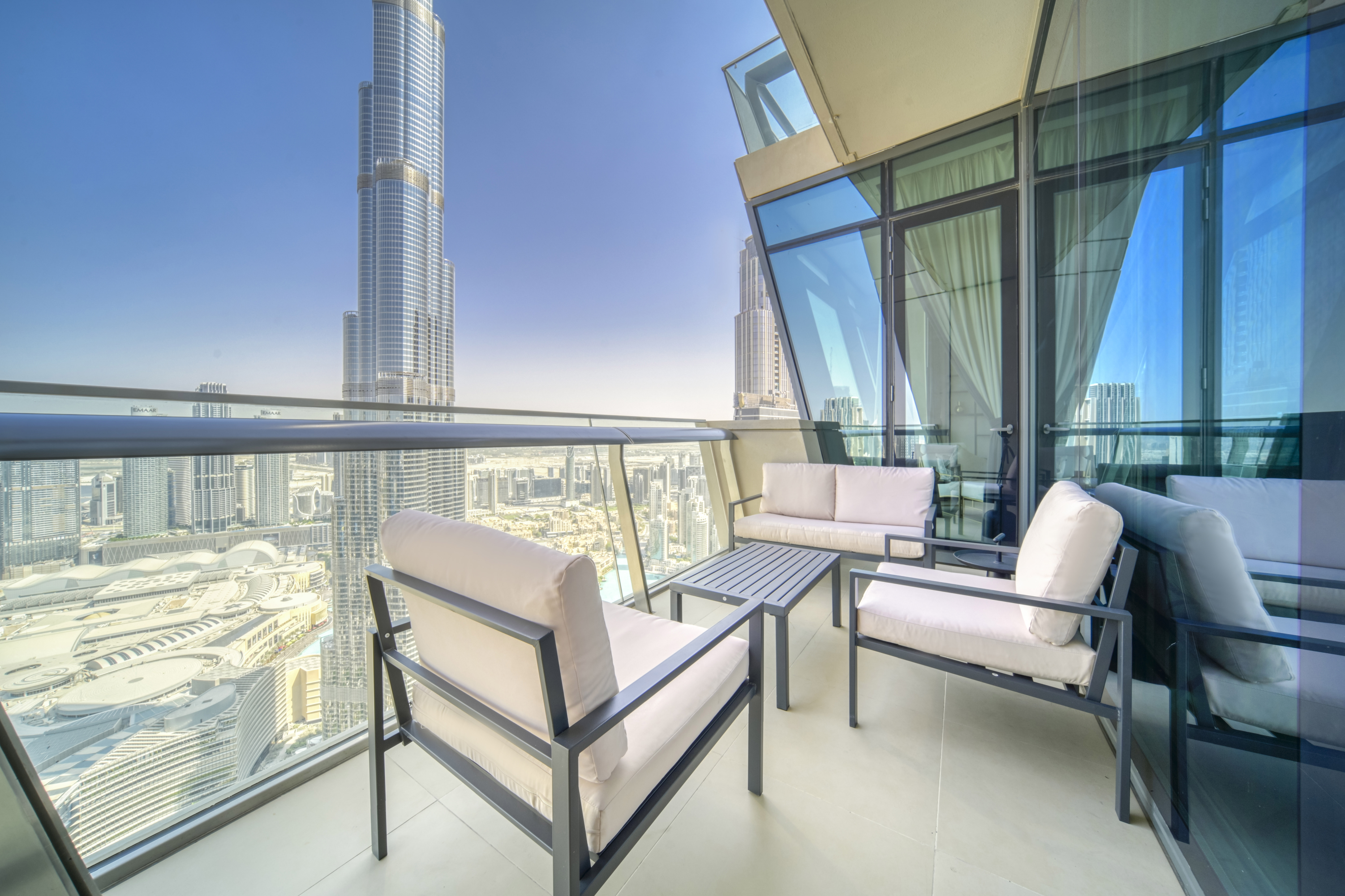 Contemporary Apt with Burj Khalifa View