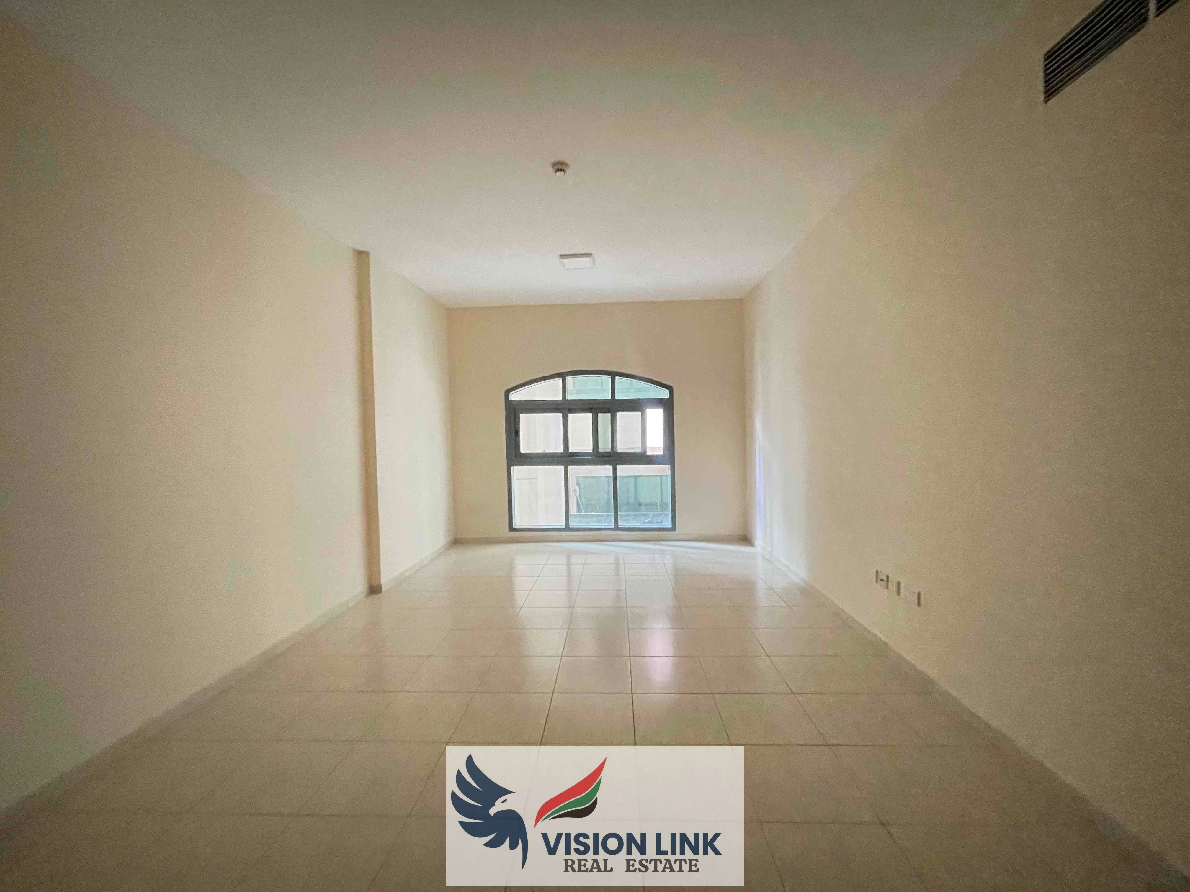 Lavish 2 bhk with balcony on prime location