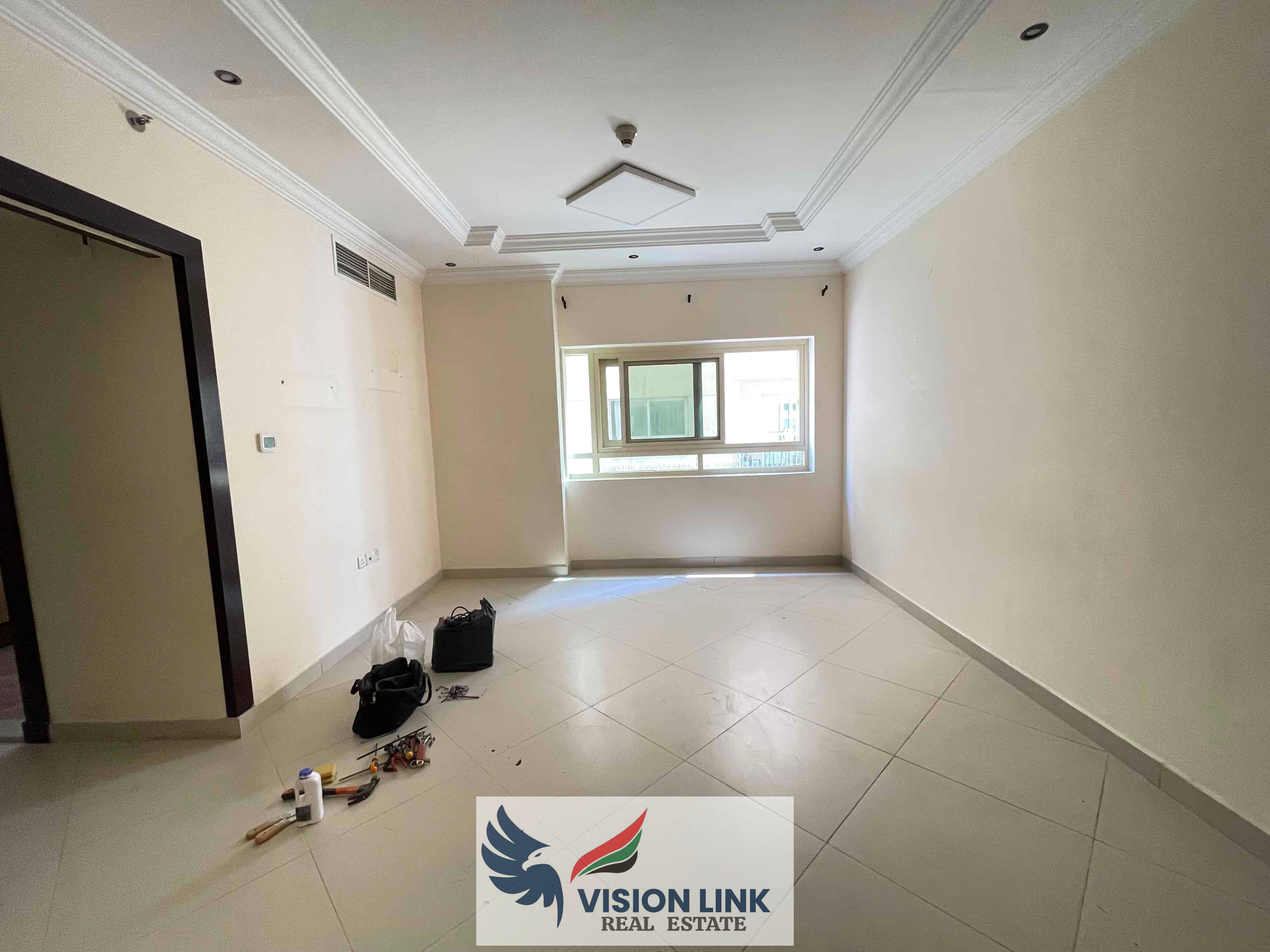 Spacious 1 bhk with parking free on prime location