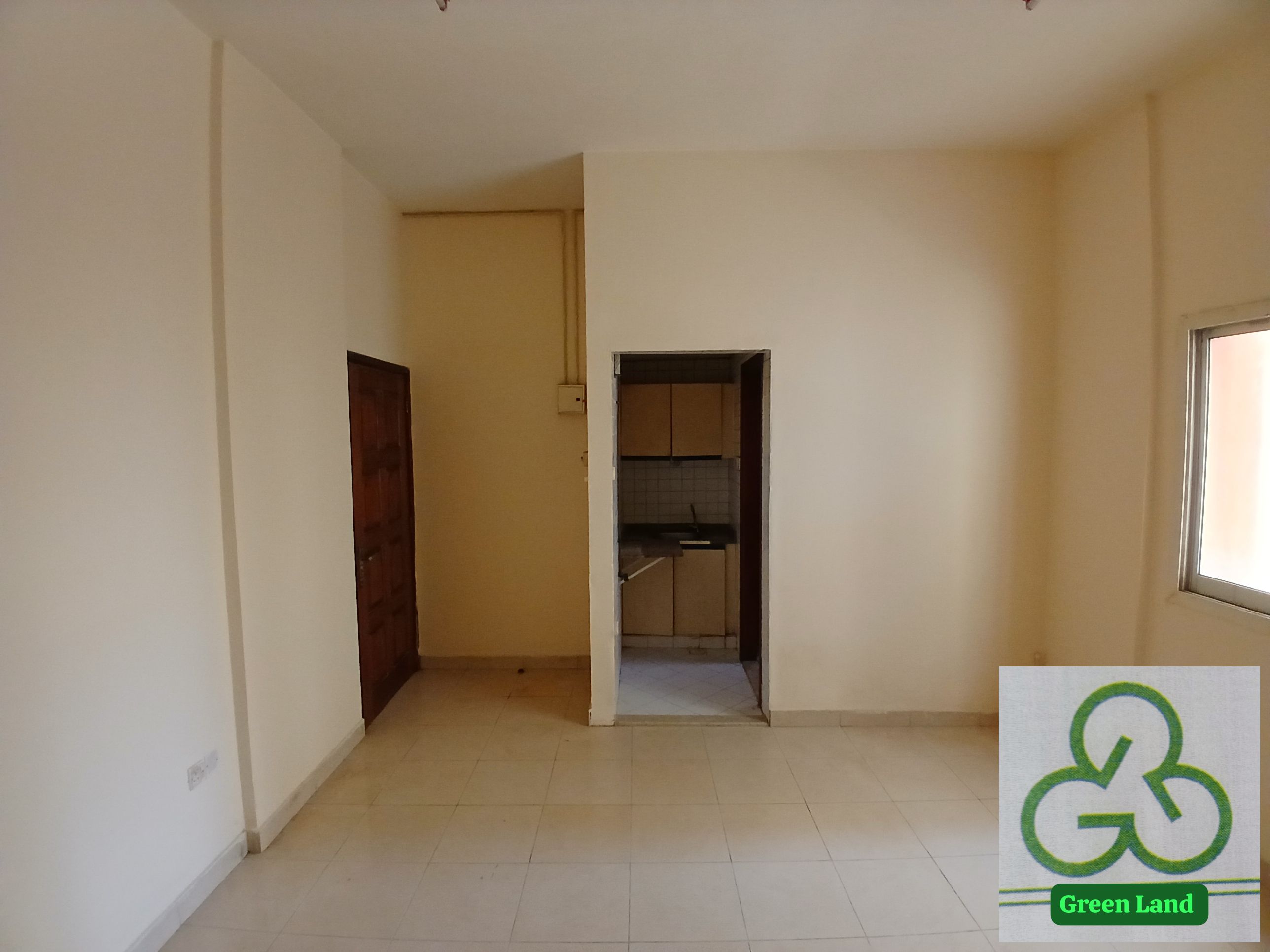 BIG OFFER STUDIO AVAILABLE CENTRAL GAS SPLIT AC FAMILY BUILDING 17k