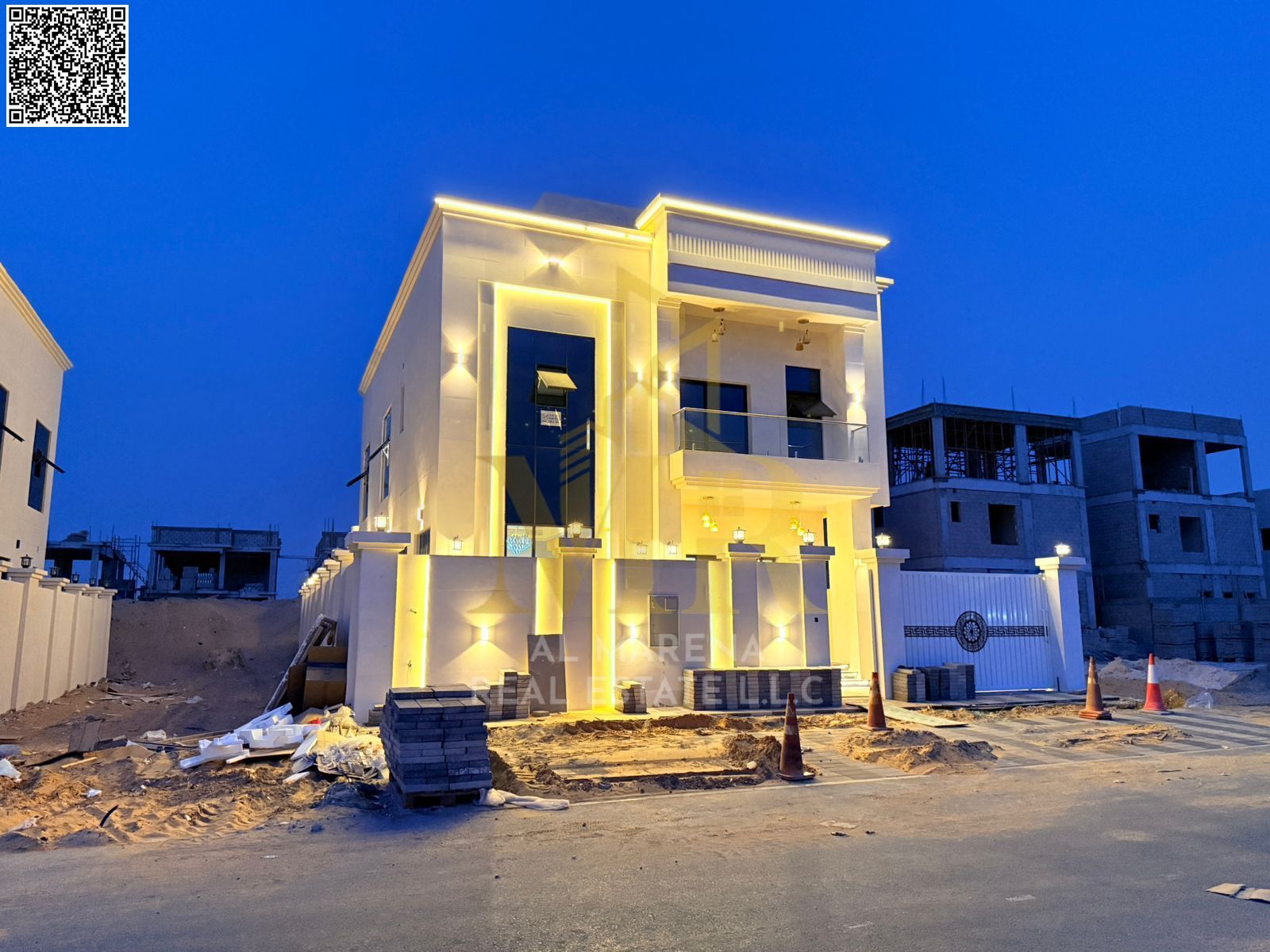 A villa with a price inclusive of registration and ownership fees, electricity and water, on the main street, ready for occupancy in the most upscale