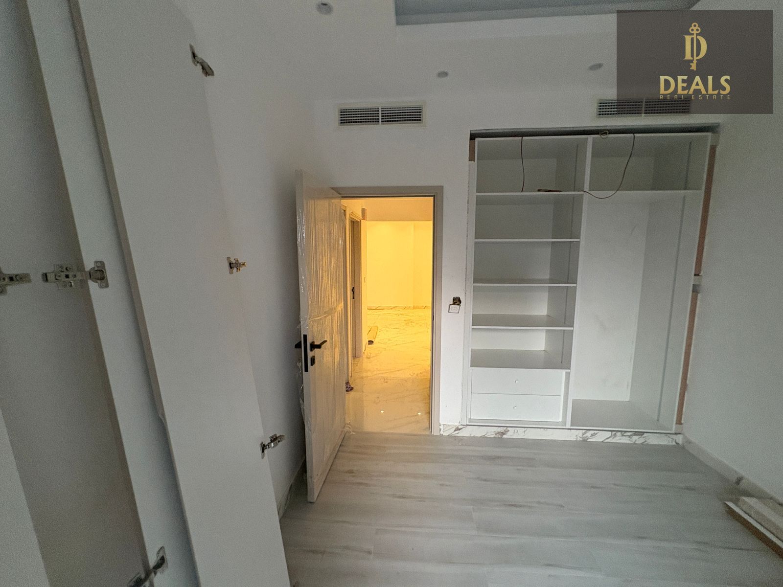 apartment card