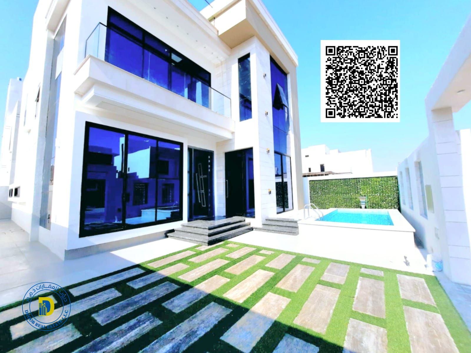 For sale, a modern villa with 6 rooms, a swimming pool, and a roof. The price includes central air conditioning.