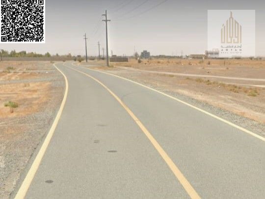 3 residential investment plots of land, buildings, in an excellent location, including fees
