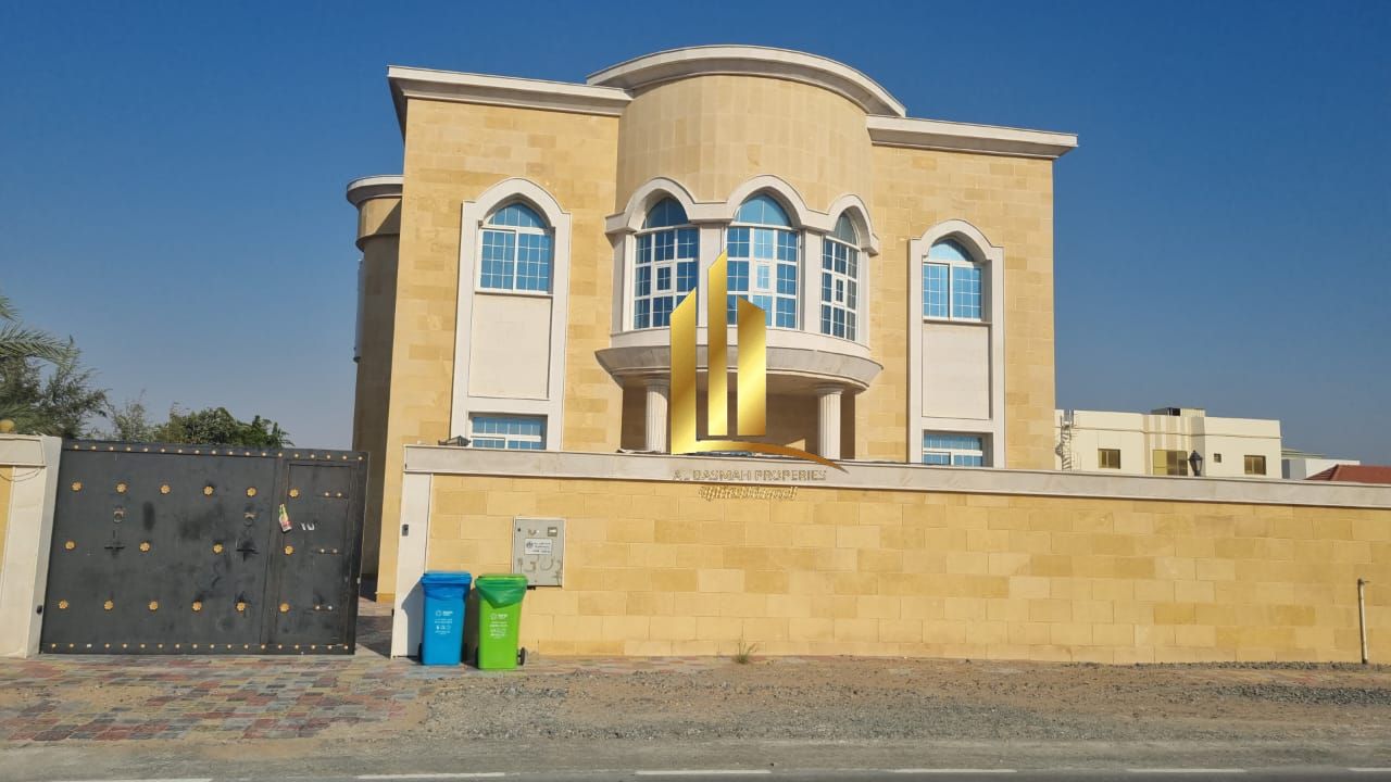 Corner villa for sale in Al Rahmaniyah 7, Sharjah Area: 16,500 sq ft