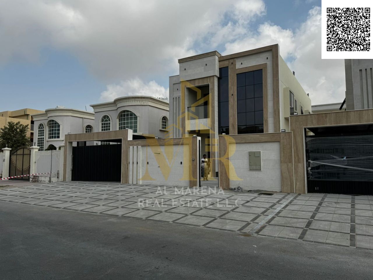 Modern, spacious villa, including air conditioning, freehold for all nationalities, price negotiable, bank financing available