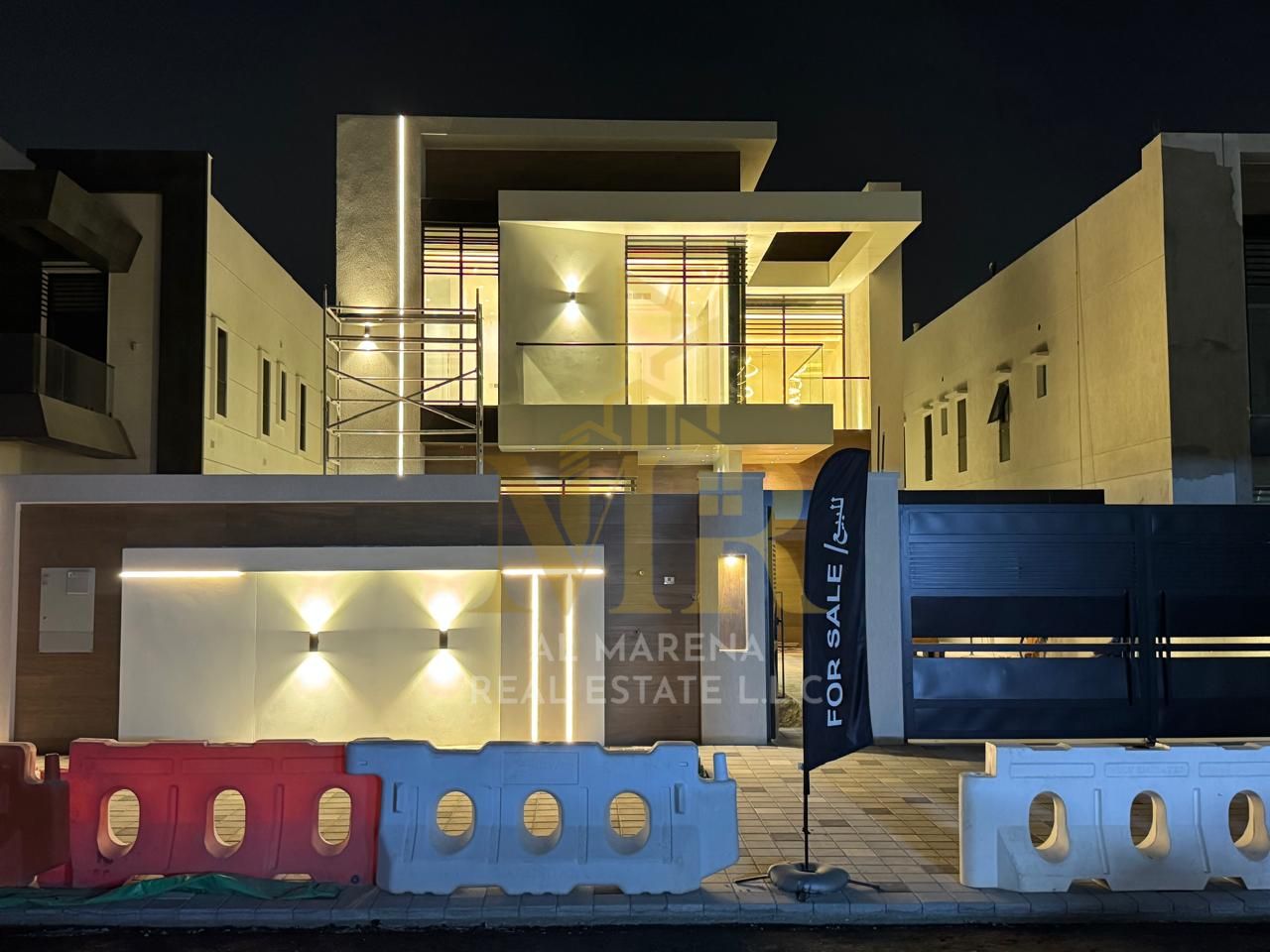 Enjoy luxury and comfort in this distinctive luxury villa. This villa is located in a quiet residential area near all services.