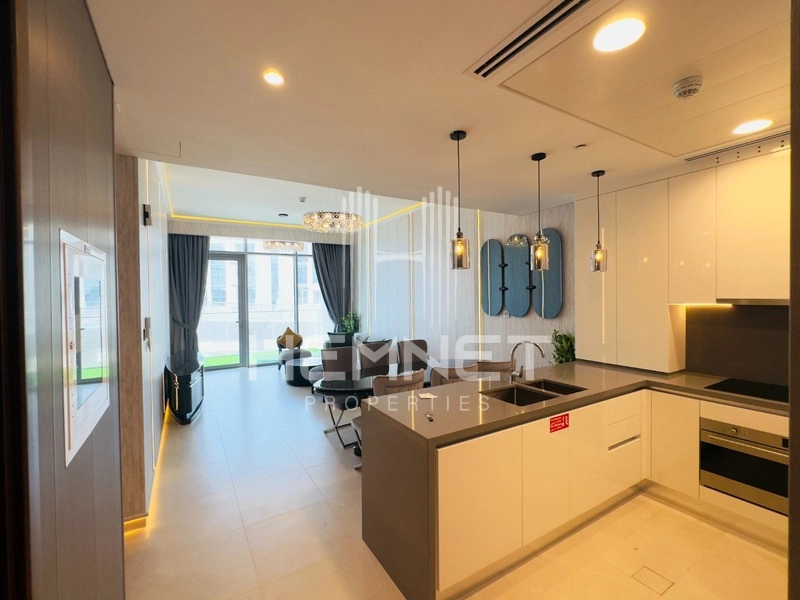 Fully Furnished | Upgraded | Canal View