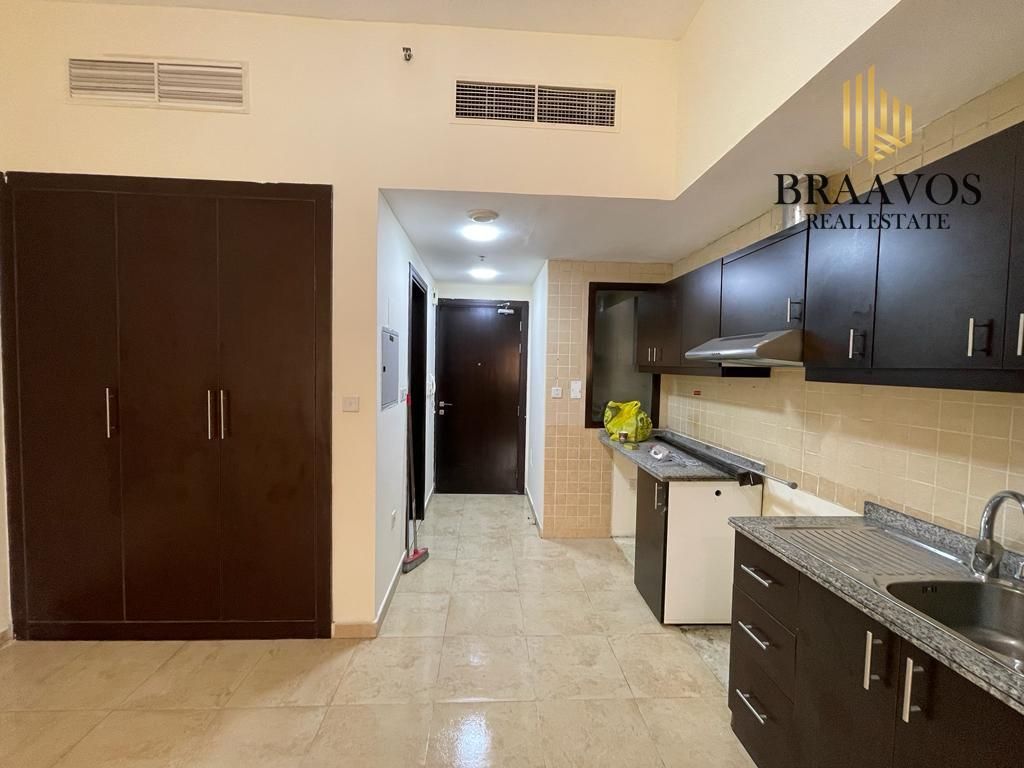 apartment card