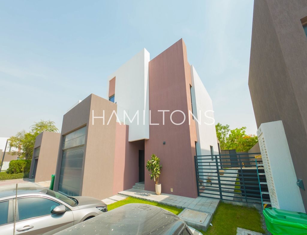 Exclusive Villa | Private & Secure | Resale