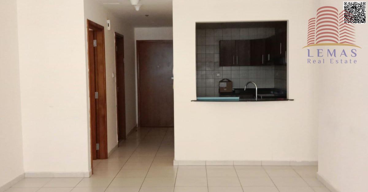 One bedroom and living room for rent in Salalah, overlooking the garden, without a balcony.