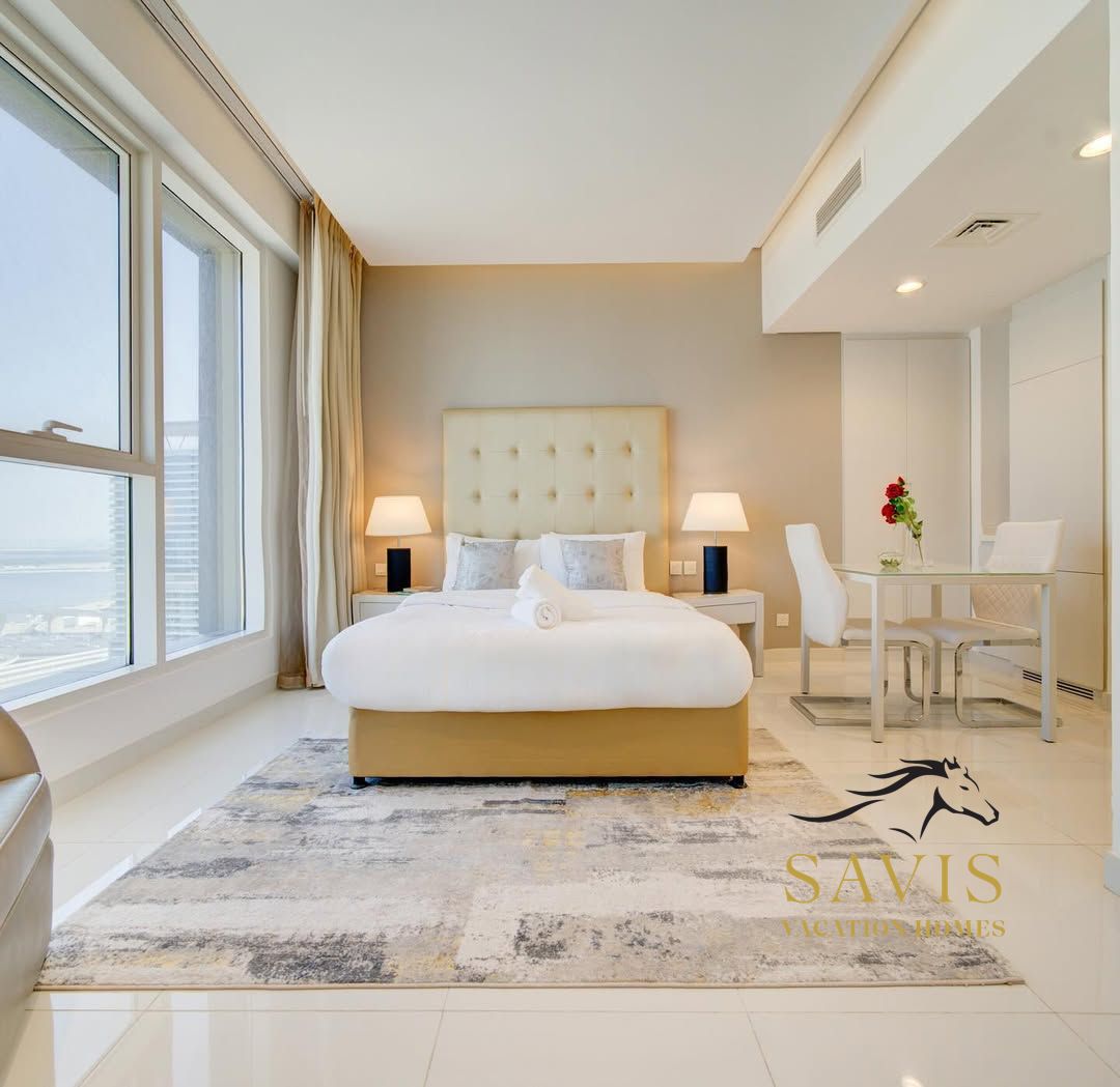 Spacious Studio | Canal View | City Center