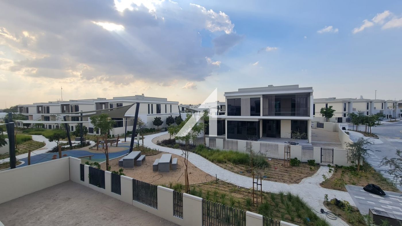Luxury Villa|Brand New|Large Layout|Corner Unit