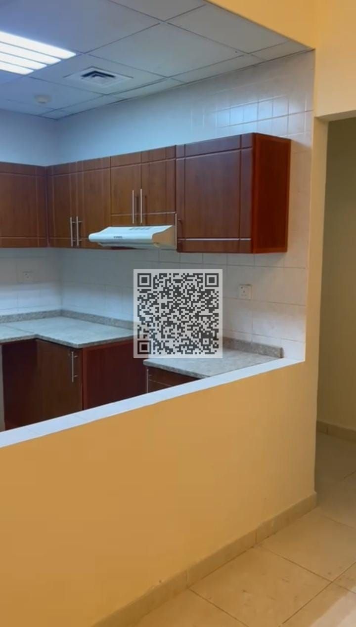 small 2 / Two bedroom hall apartment for sale in Paradise Lake Towers B6
