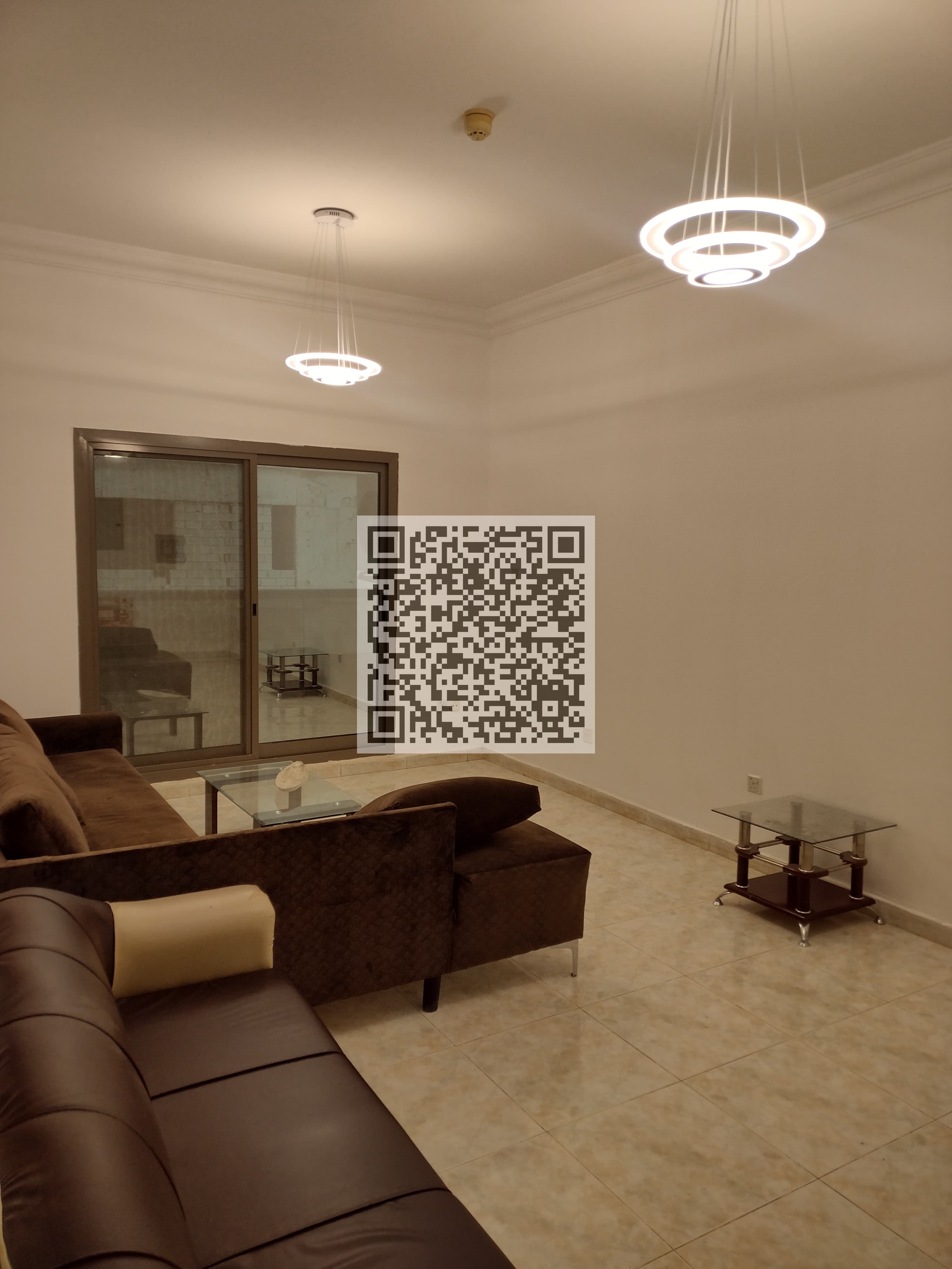 SMALL 3 / Thre bedroom hall apartment for SALE in Paradise Lake Towers B5