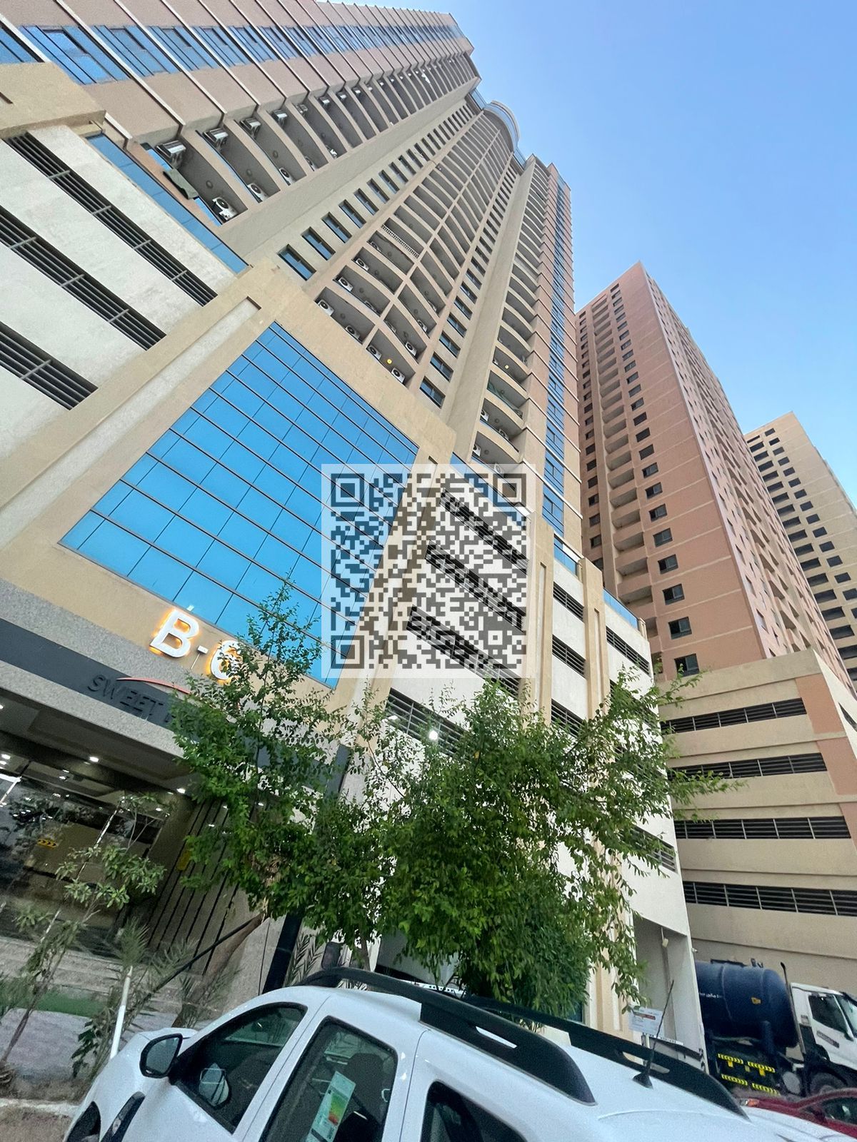 Modern 1 Bedroom Apartment with Balcony & Parking | Emirates City