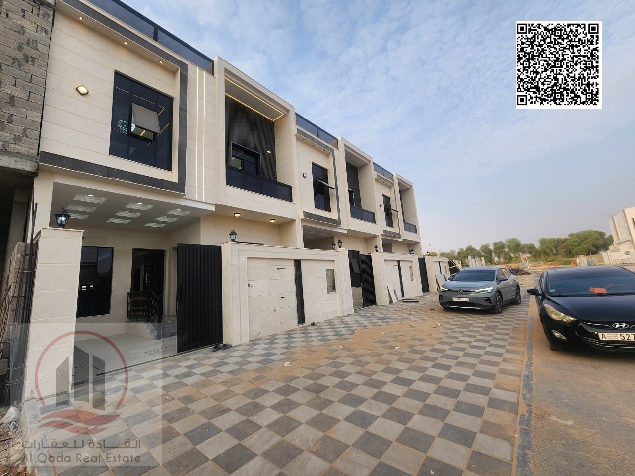 Villa for sale in Ajman, Al Helio 2 area. The villa has ground floor, first floor and roof (5 rooms + 3 halls + majlis + equipped kitchen)