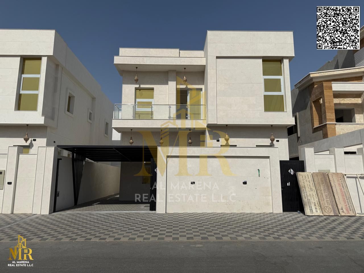 Villa for sale directly opposite the mosque, two floors, stone facade, with the possibility of easy bank financing, freehold ownership for all nationa