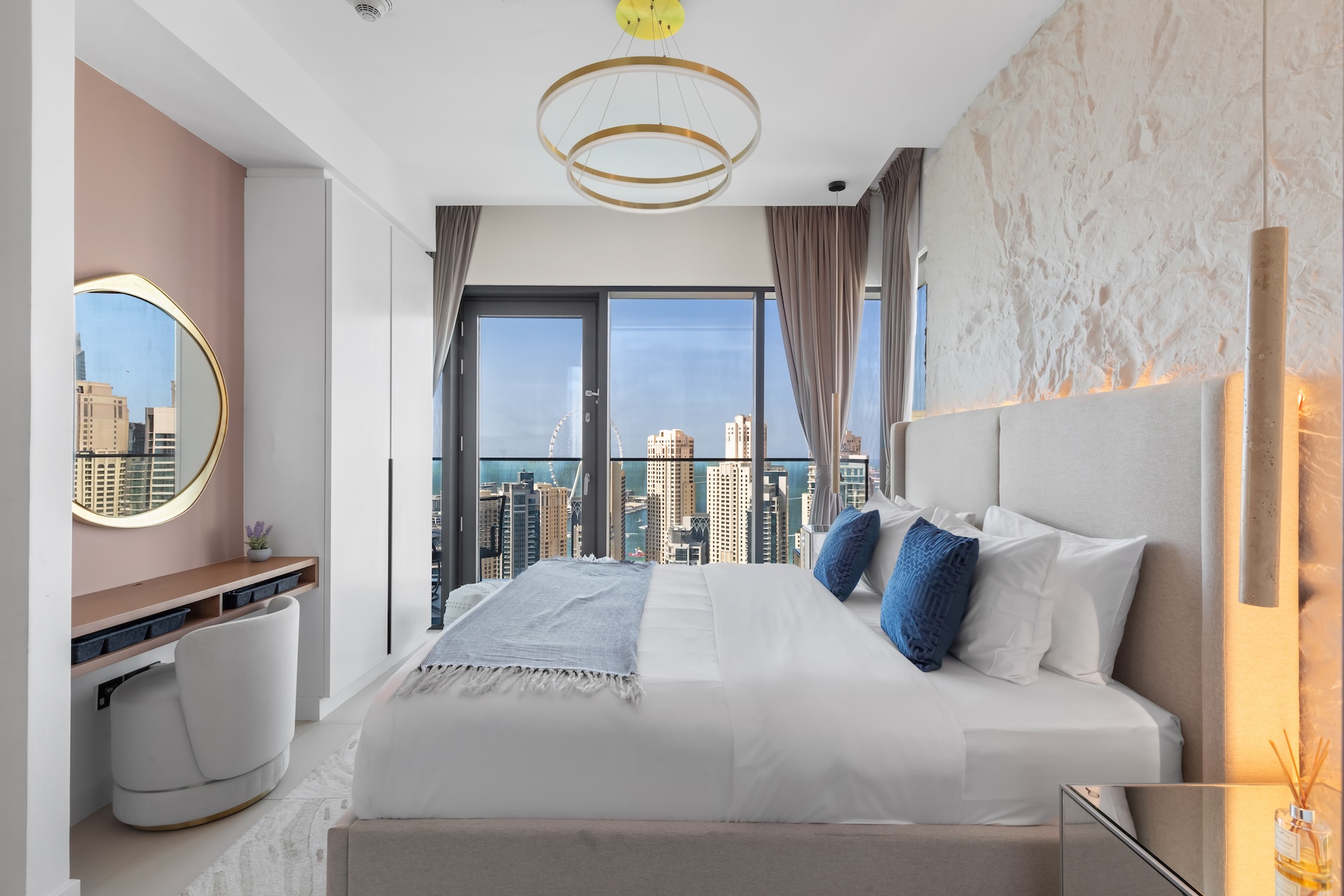 Modern 2-Bedroom Apartment with Stunning Marina View