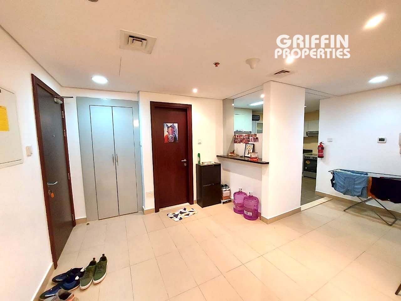 apartment card