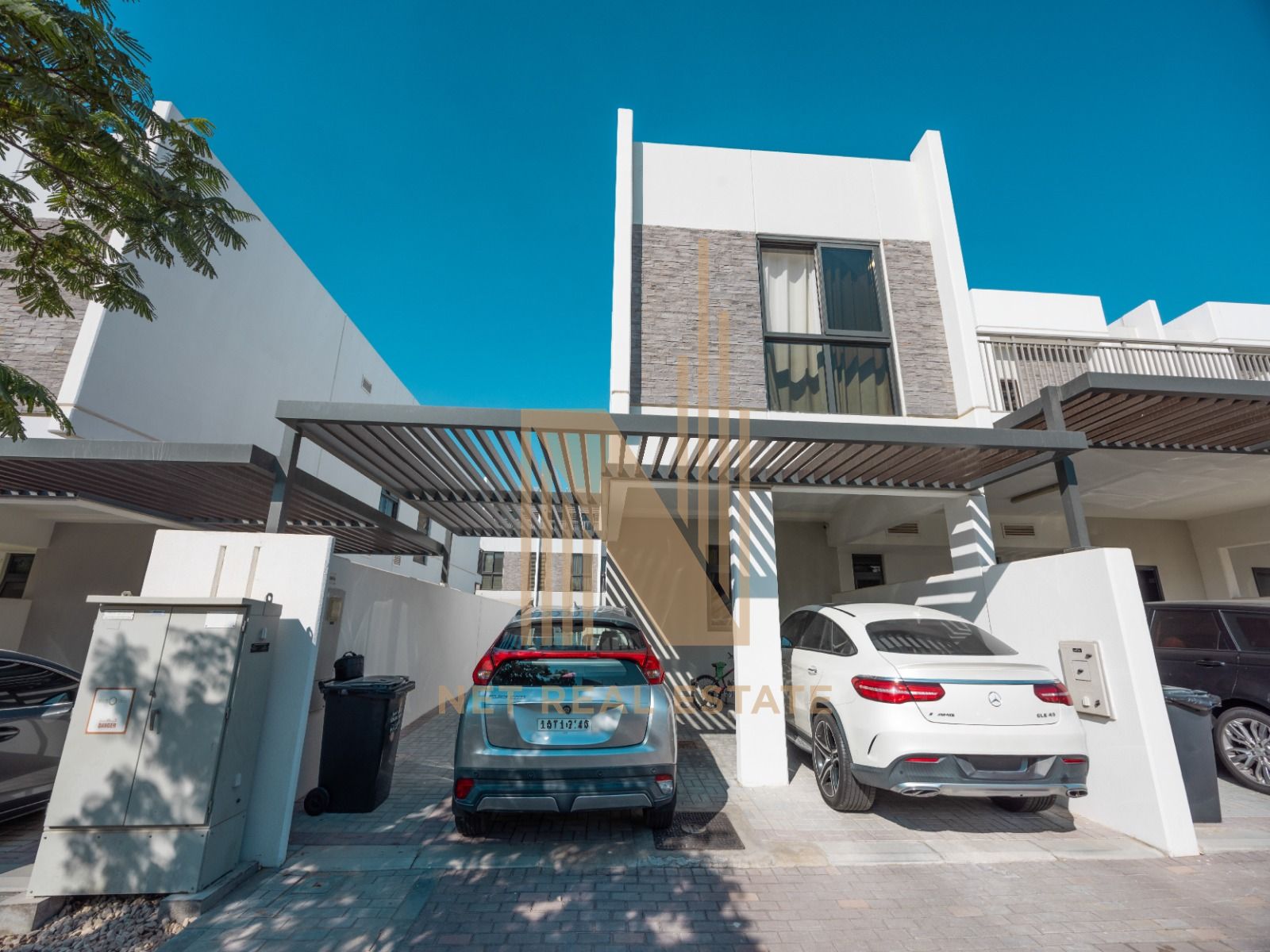 Maids Room I Type R2 EM I Huge Layout