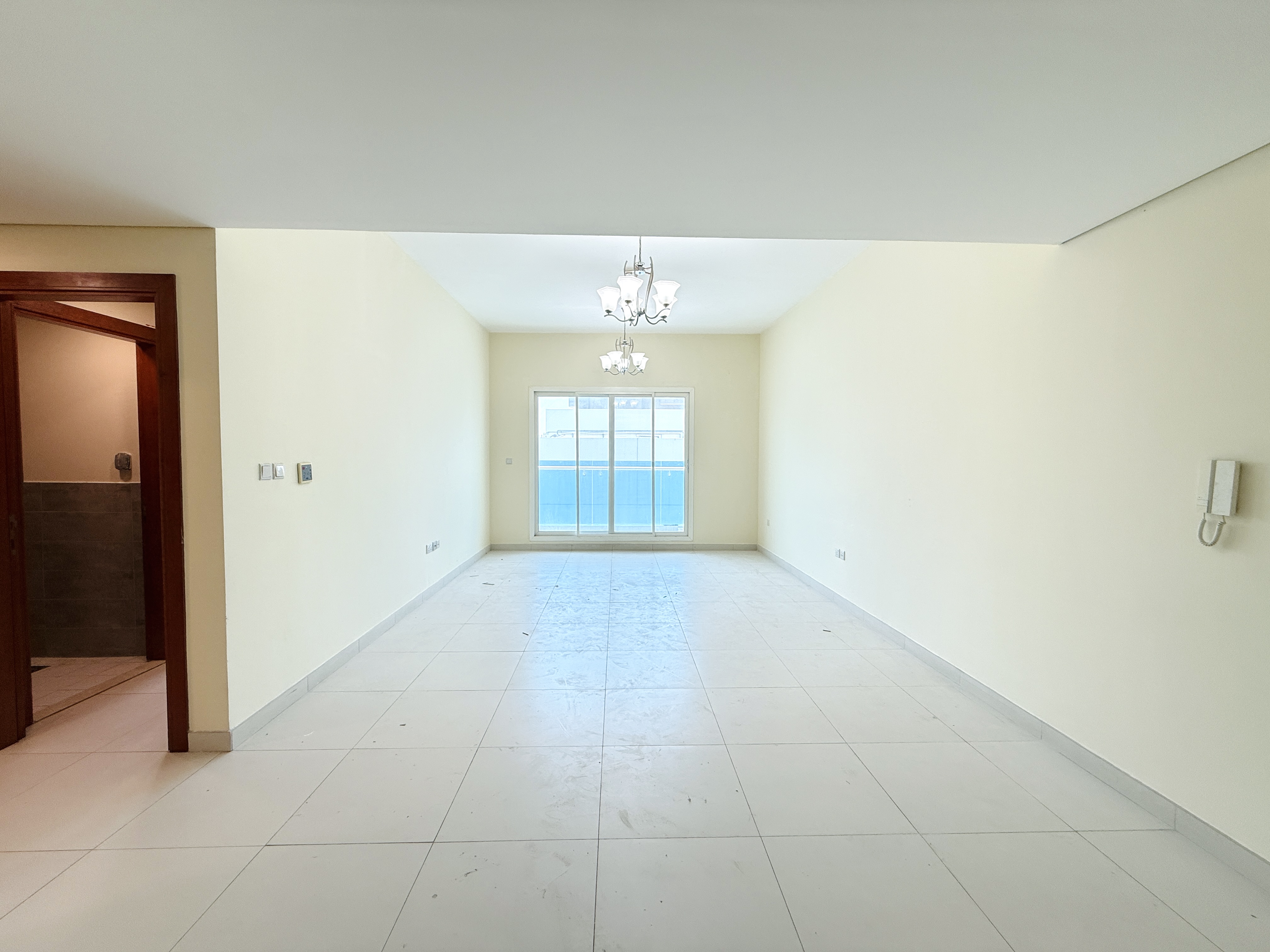 LIKE A NEW SPACIOUS / 2 BHK APARTMENT WITH ALL AMENITIES/ JUST IN 85K NEAR TO NEWLAND SCHOOL