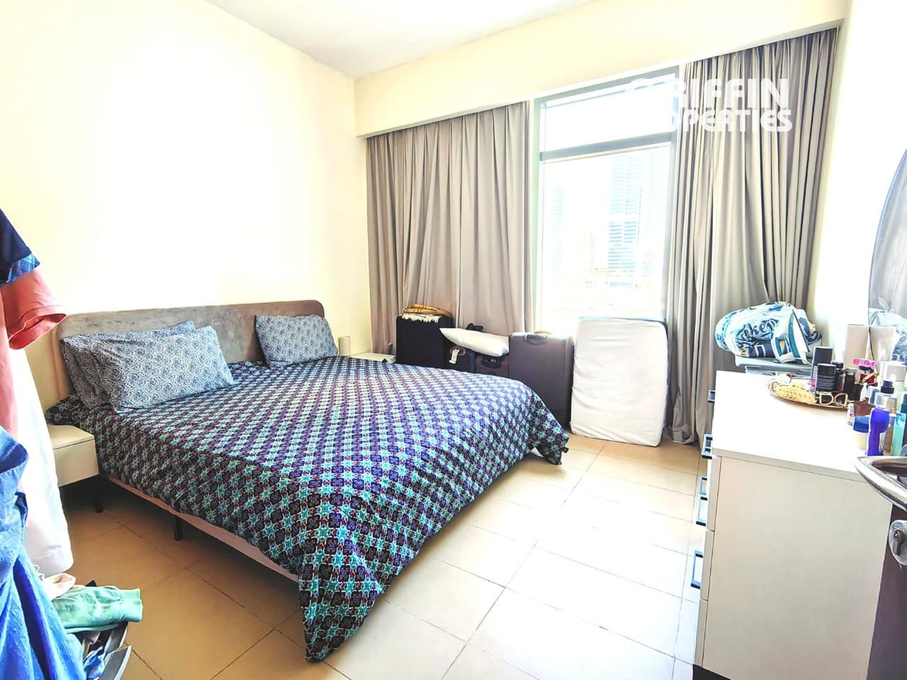 apartment card