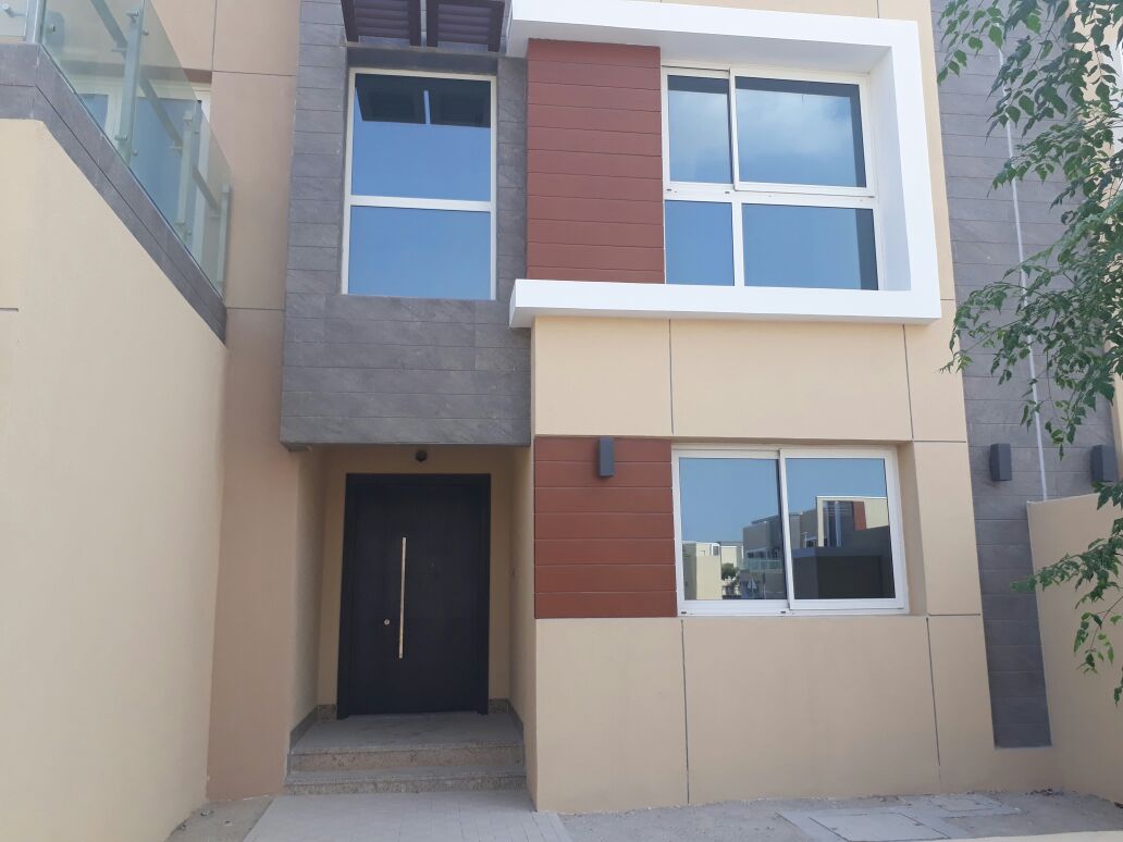 LANTANA 2 VILLA 3B-HALL-MAID- PLOT SIZE 2858 SQ. FT(266 SQ. M) BUILT UP AREA 3193 SQ. FT(296 SQ. M) @280000 DHS