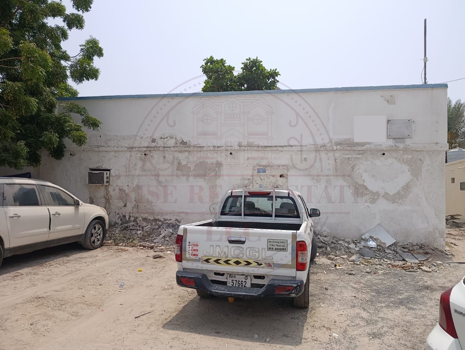 old arabic house for sale in al bustan 2400 sqft in jus 750k