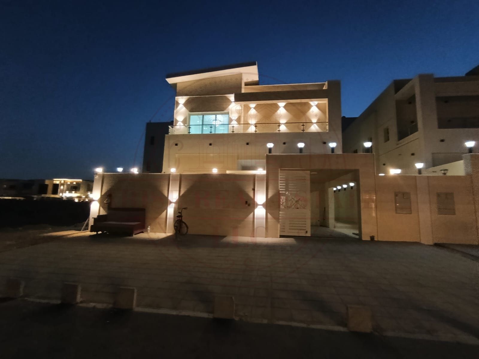 Brand new, luxurious 5 bedroom villa for sale in al Helio2 Ajman