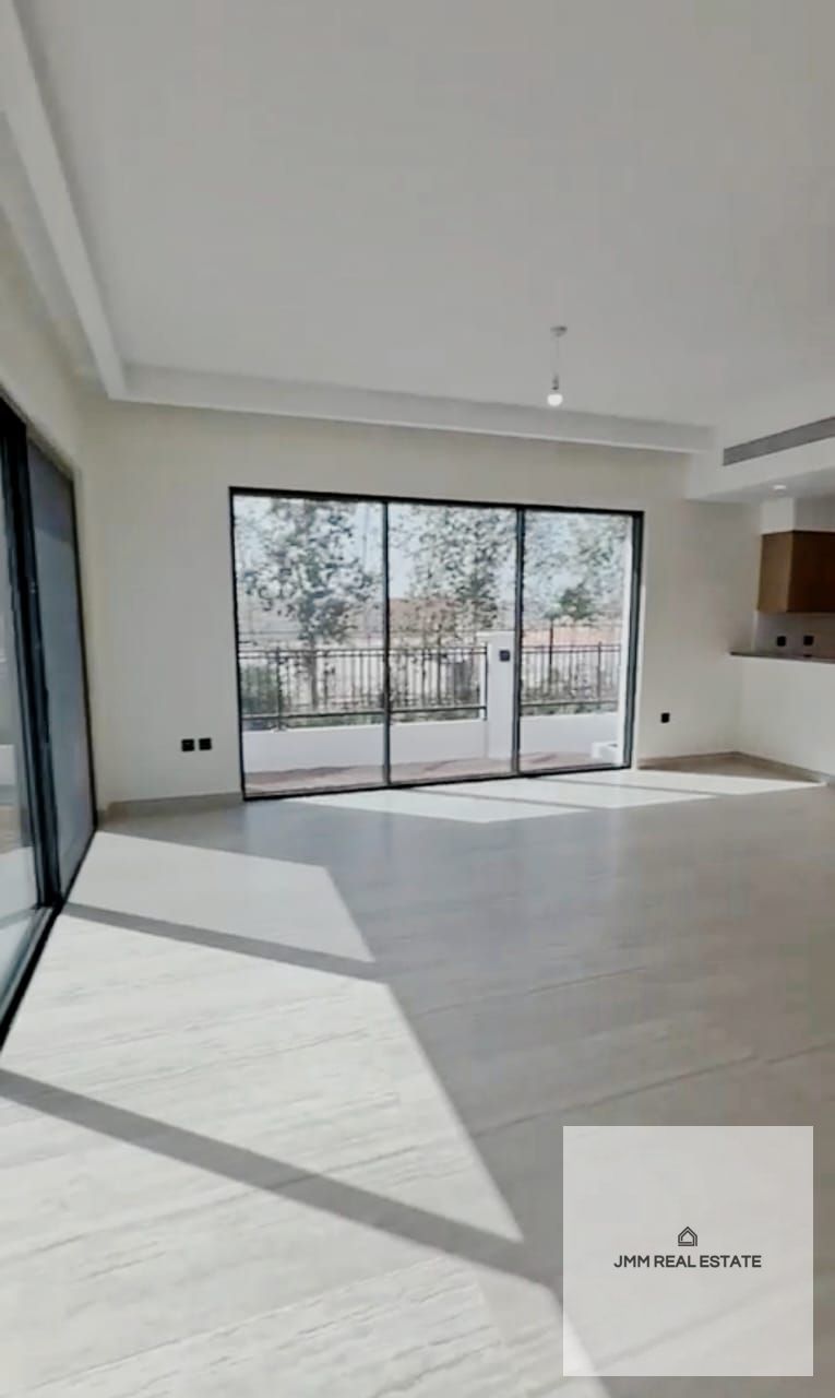 5-Bedroom Townhouse | Corner Unit | Unfurnished