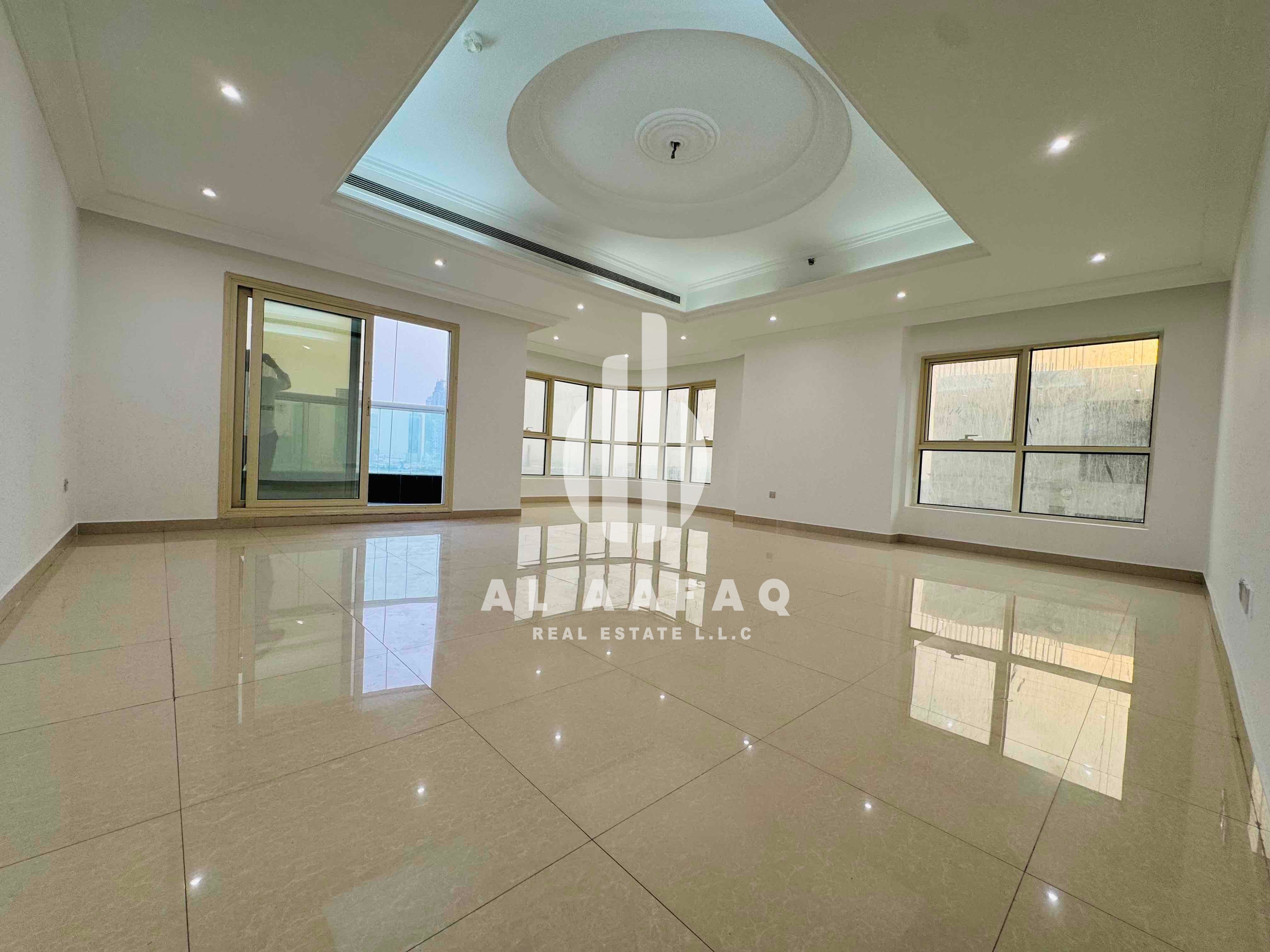 Luxurious 3BHK | Sea View | Master bedroom | Parking free