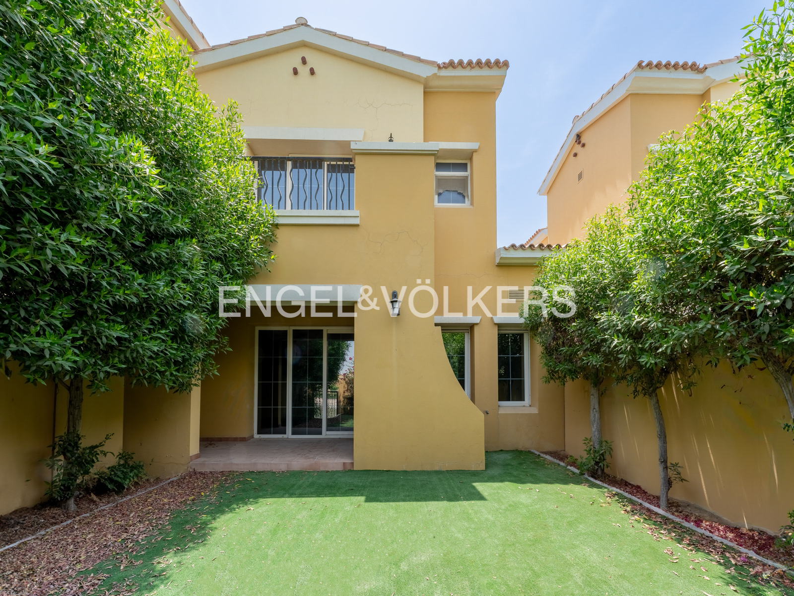 Lake View | Great Condition | Landscaped