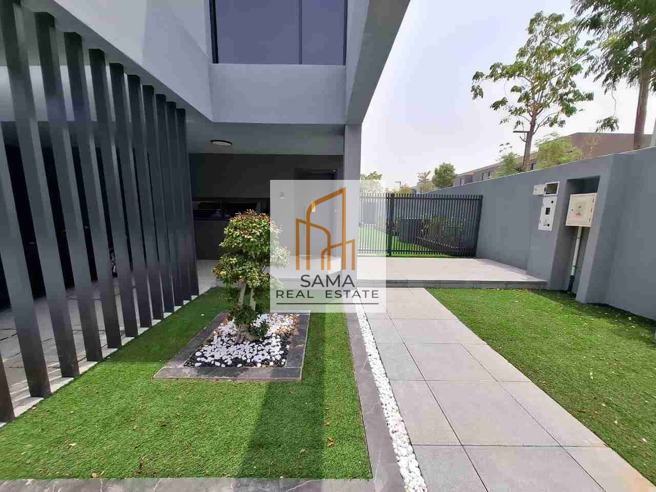 Townhouse 3Bedrooms villa || With 5 Washrooms All are Master Bedroom || Upgrade Garden || Corner Plot||