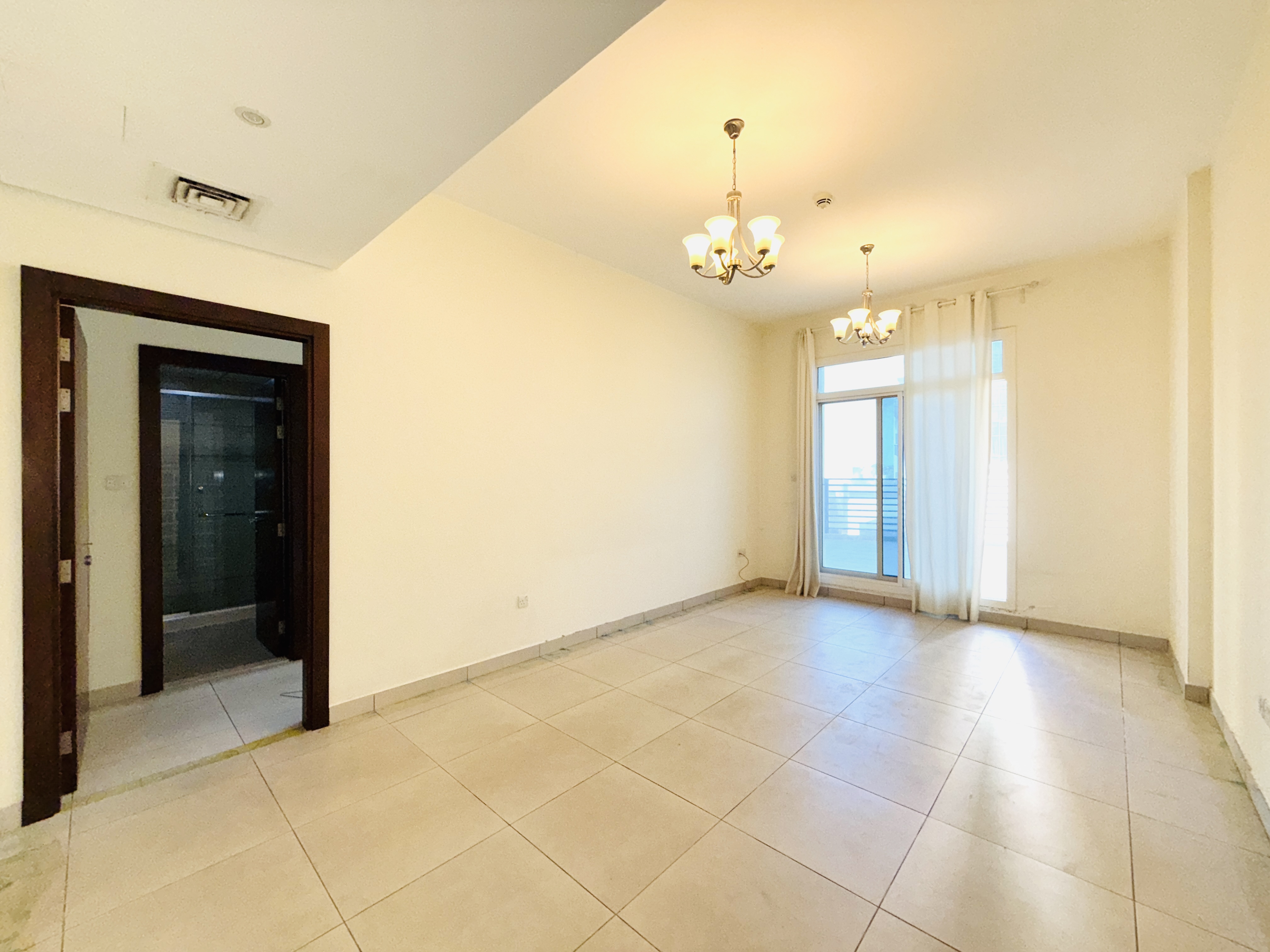 LIKE A NEW SPACIOUS / 1 BHK APARTMENT WITH ALL AMENITIES/ JUST IN 57K
