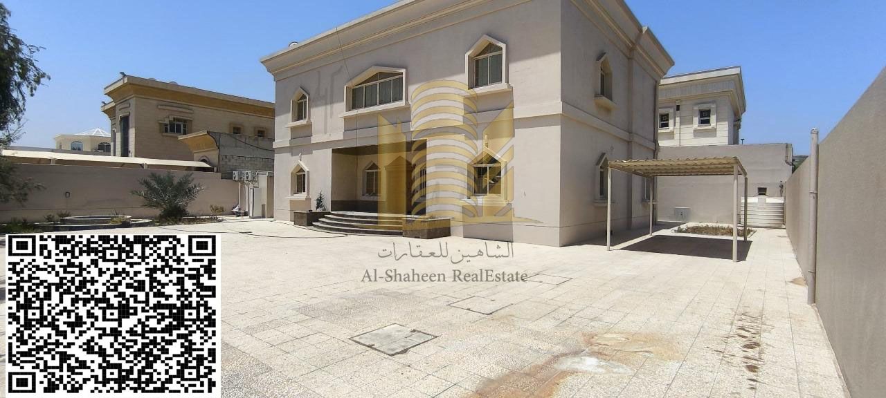 Villa for Annual Rent in Al Jerf 2 – Ajman (For UAE Nationals Only) •	4 master bedrooms, 2 living rooms, and a majlis, Includes a storage room in th