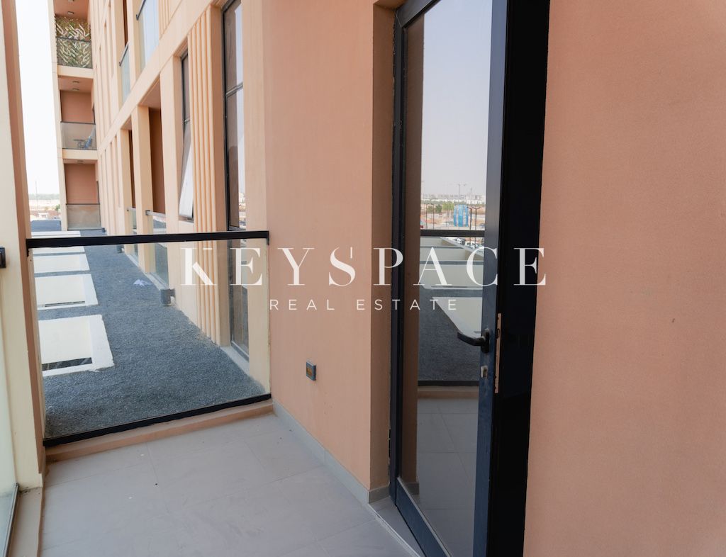 Exclusive Location | Water Features | Resale