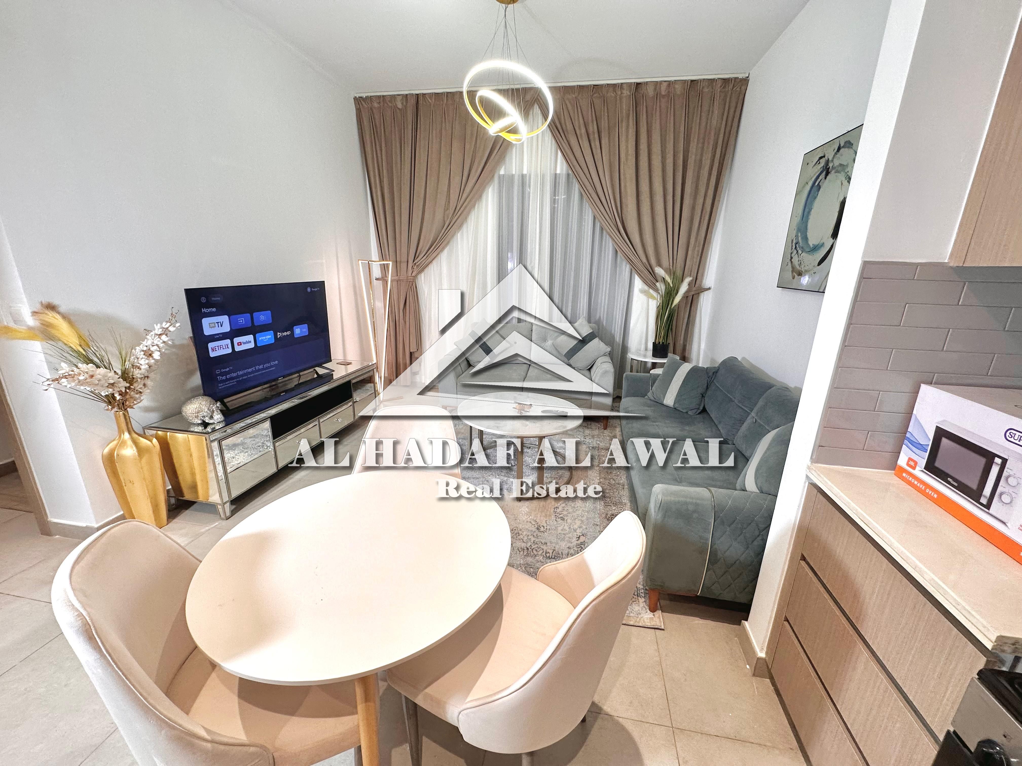 (First resident) Sharjah room and lounge Maryam Al Khan Island large space dedicated to all purposes and bathroom