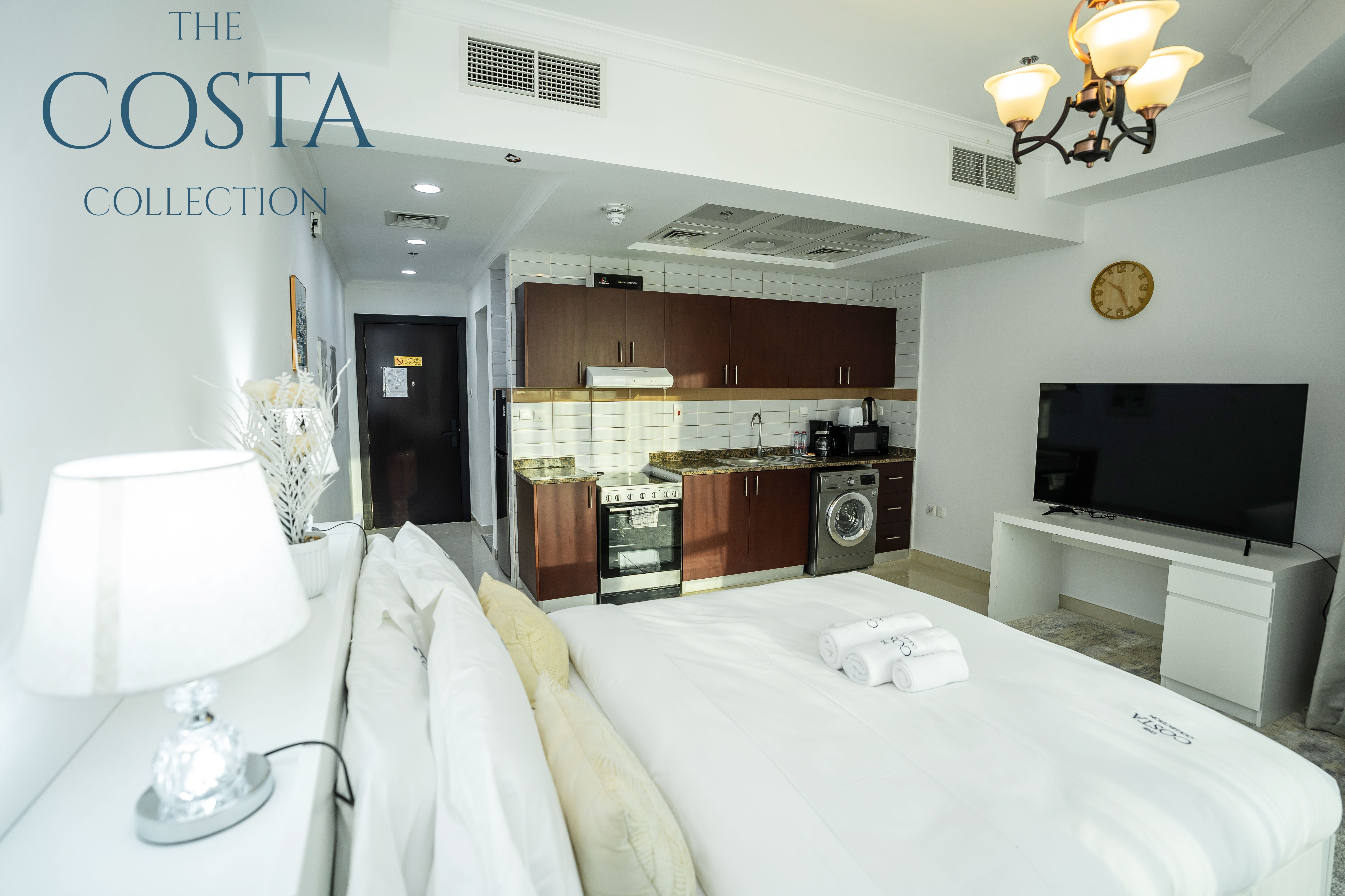 Canal View | Cozy Furnished Studio | Close to Metro