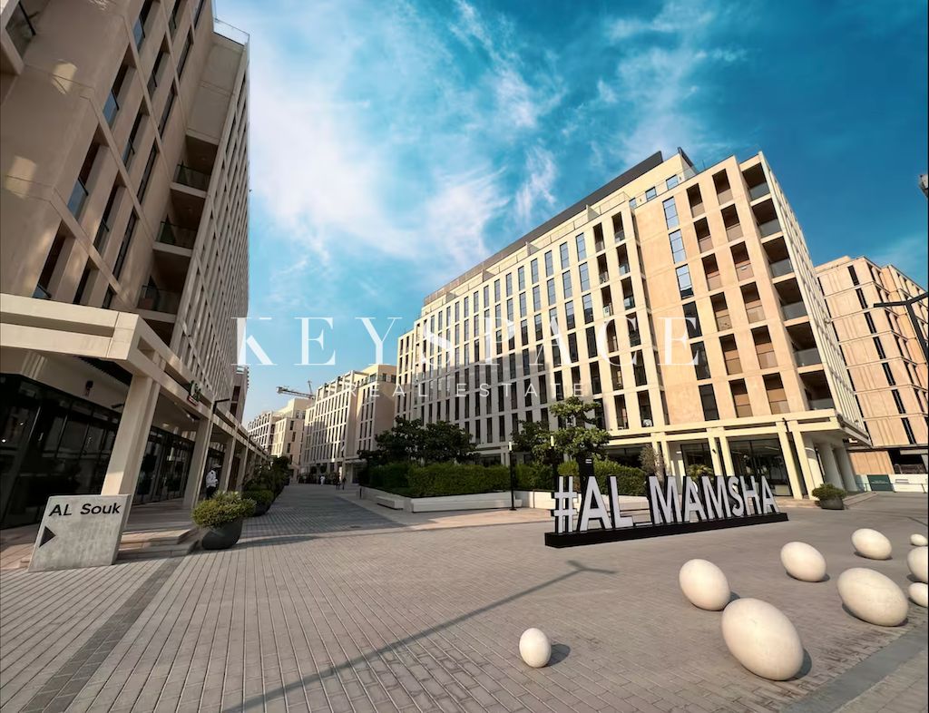 Modern Apartment | Walkable Community | Resale
