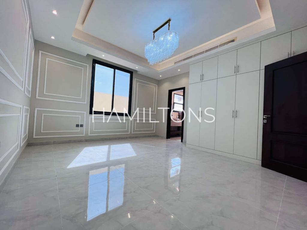 High-Quality Finish | Contemporary Living