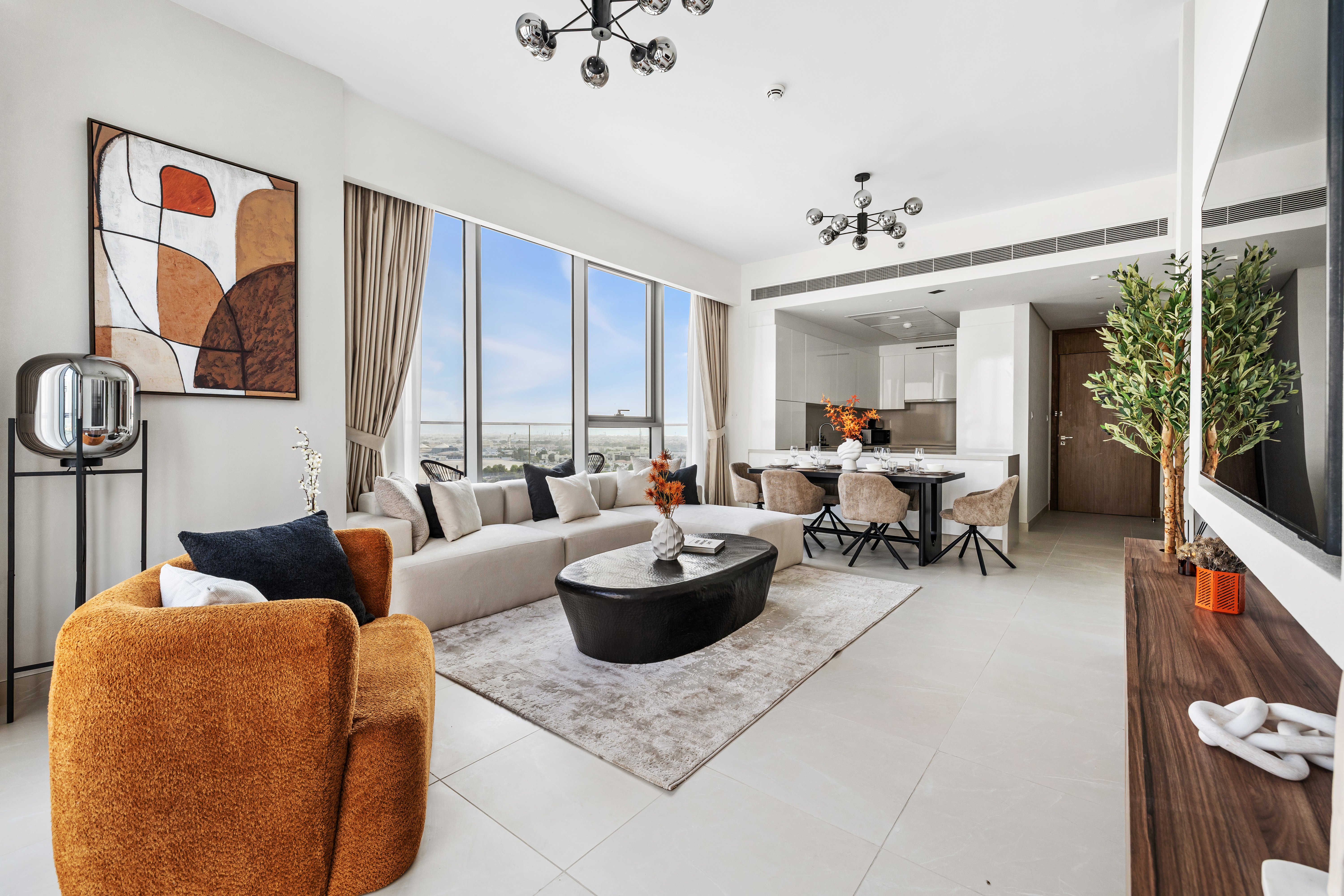 Luxury 2 BR + Maidsroom | Burj Khalifa C...