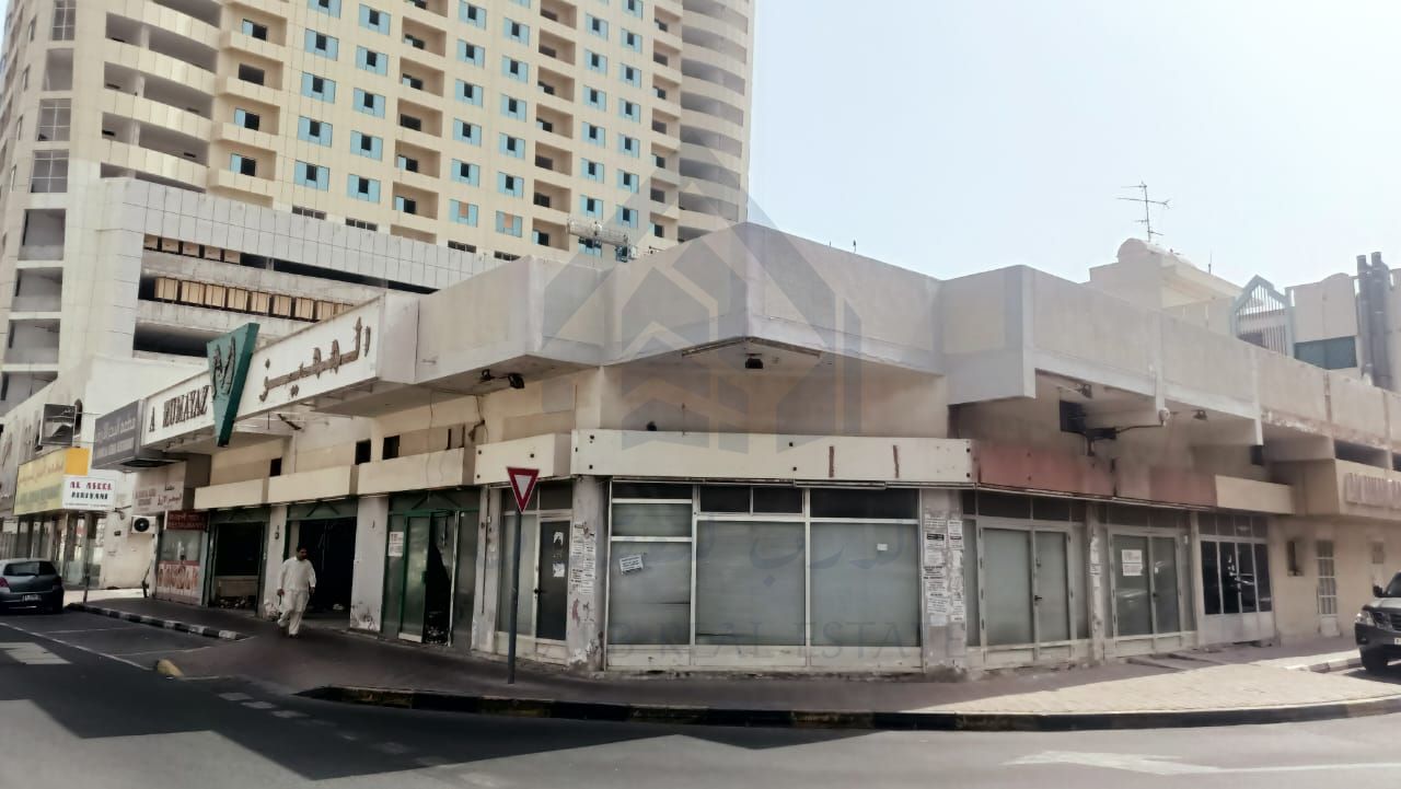commercial and residential | corner plot | on King Abdulaziz Street, excellent for investment 10,000 sqft
