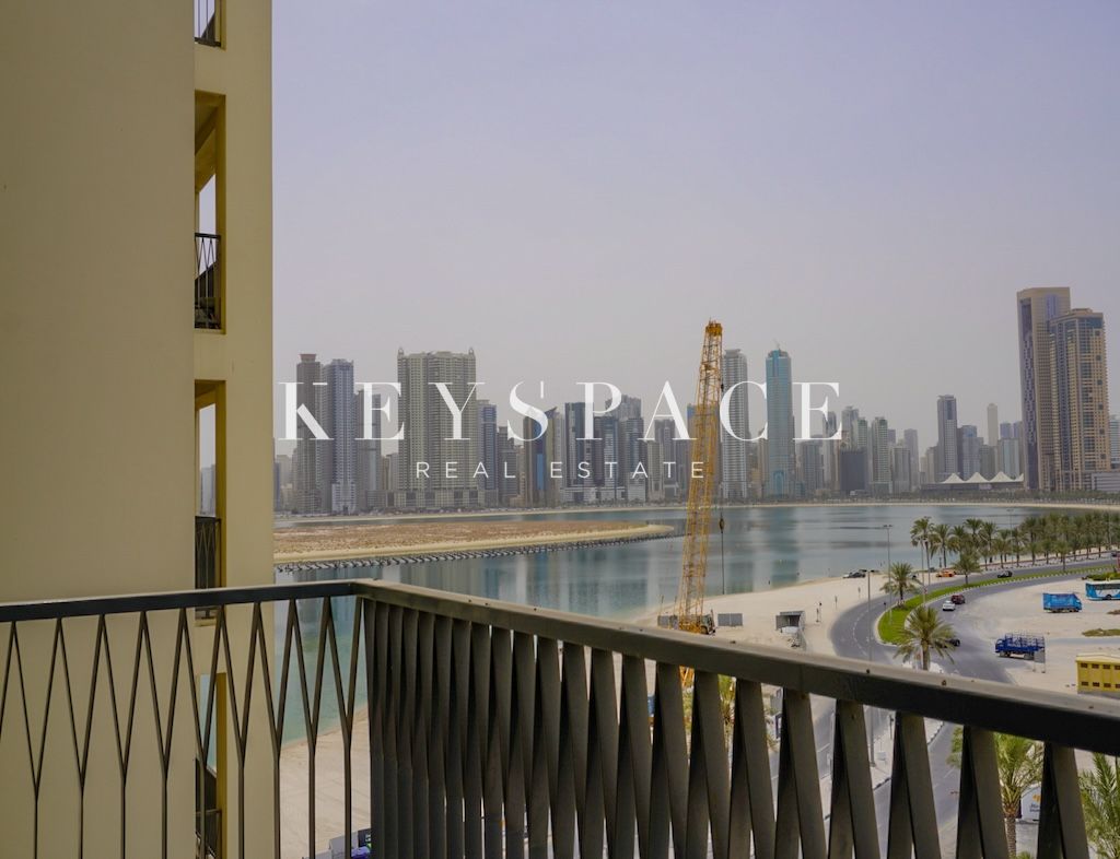 Beachfront Unit | Stunning Sea Views | Vacant | Resale
