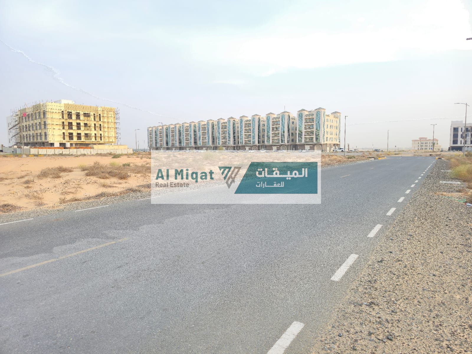 Residential and commercial plot of land, building permit, ground floor + 3 residential floors