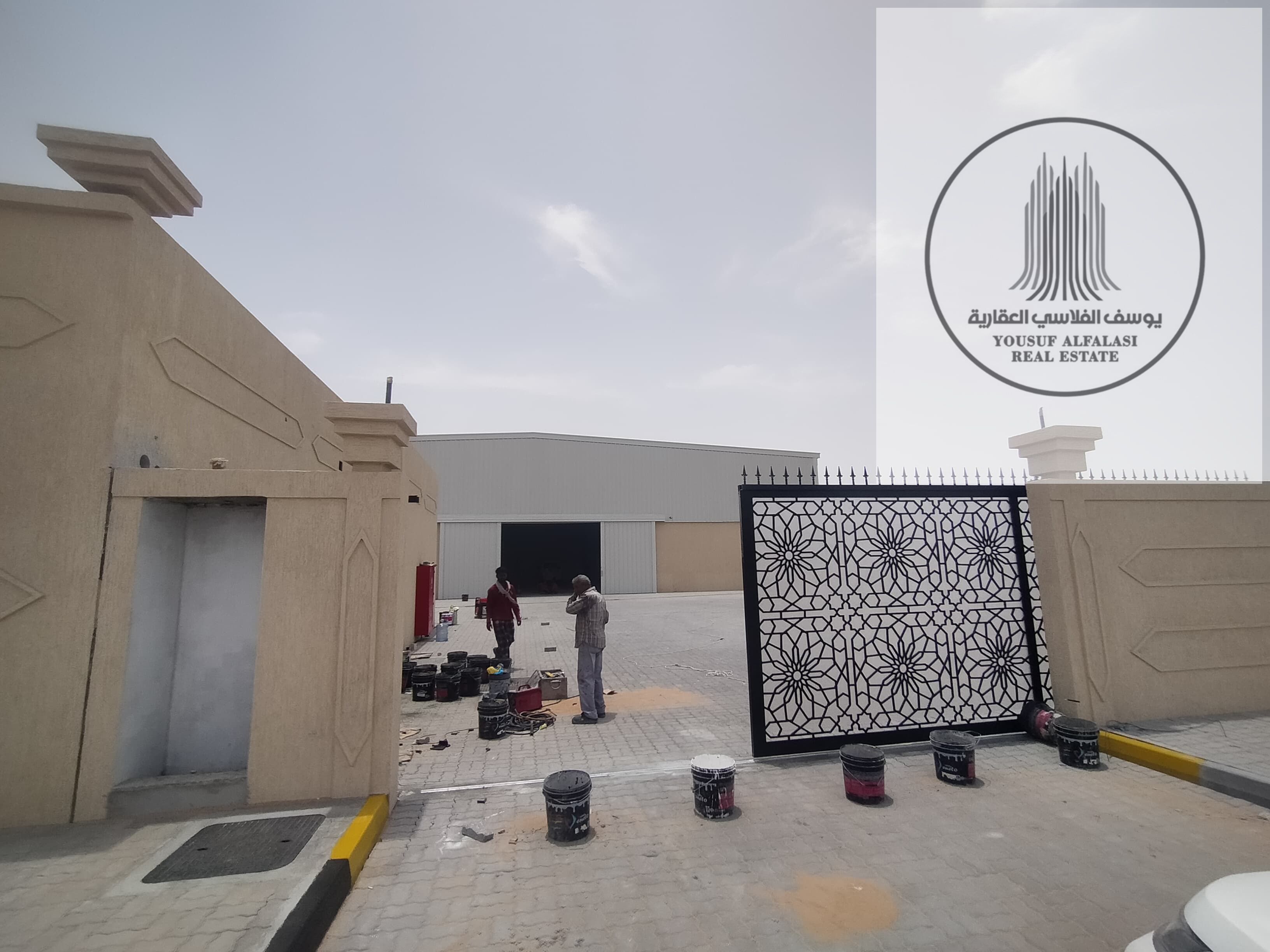 For rent, a courtyard with a warehouse,, an office on the main street, area 25,000 square feet