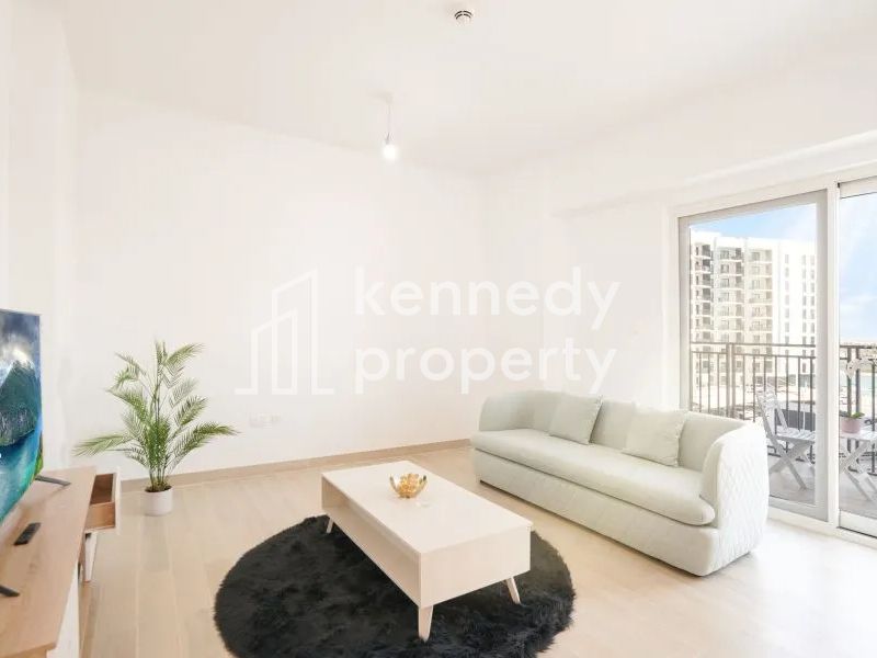 Bright Apartment | Canal Views | Spacious Unit
