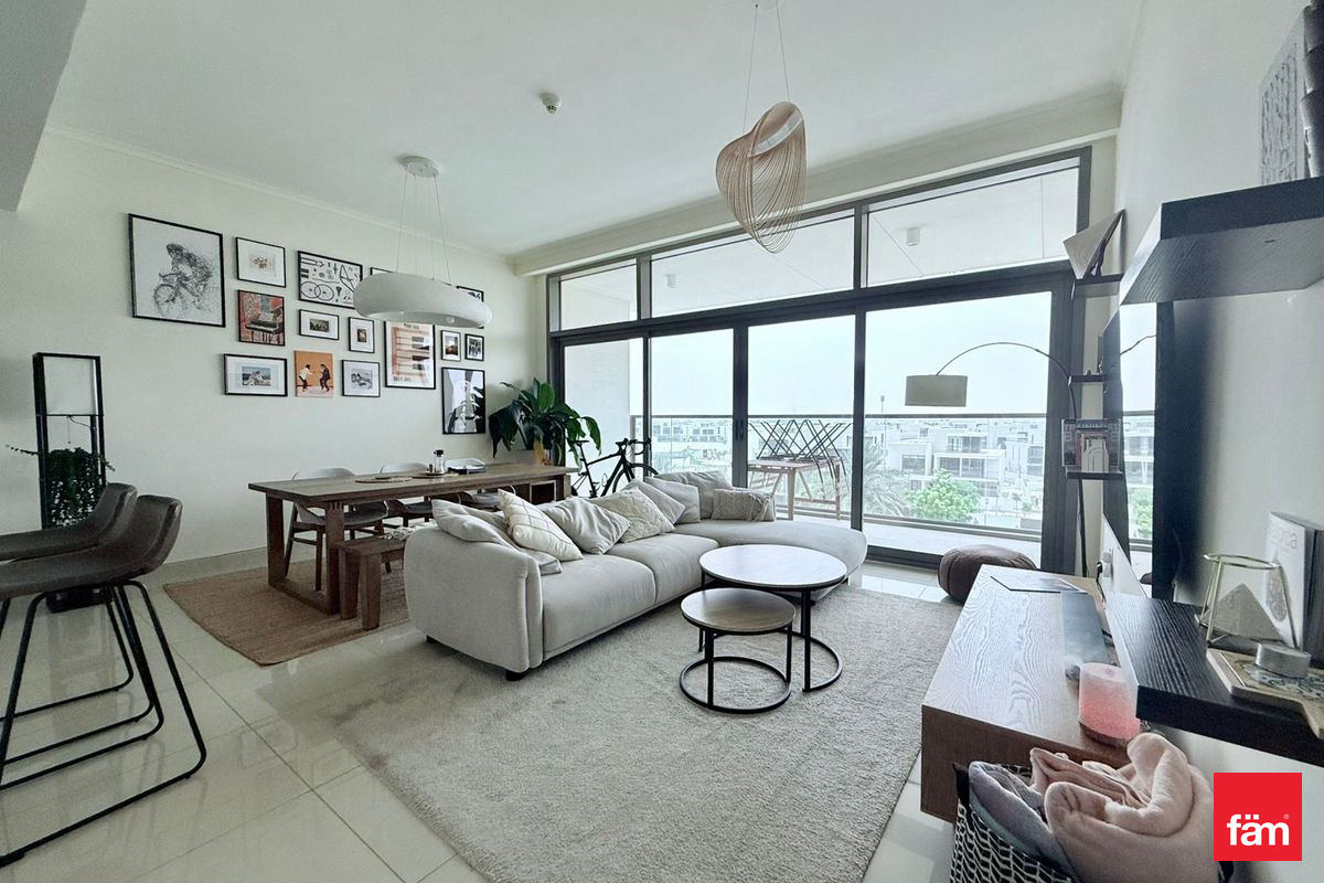 VACANT ON TRANSFER| MID FLOOR| BOULEVARD VIEW