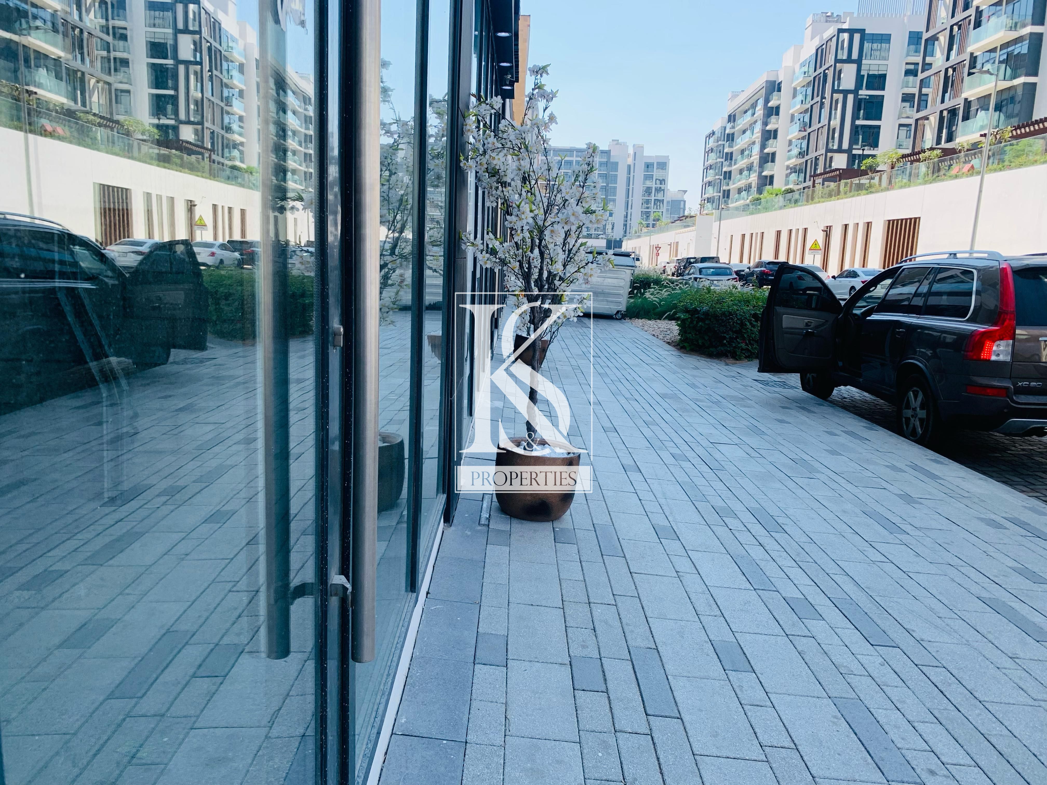 Compact Retail Unit | Strategic Location
