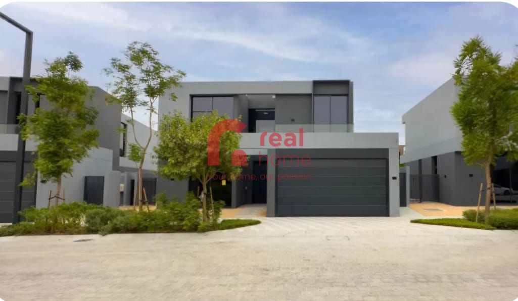 Stand alone | Luxury Villa | Green Community | Prime Location